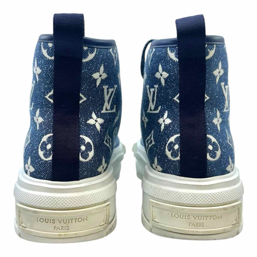 LOUIS VUITTON Size 8 Blue, white Denim Monogram Sneakers