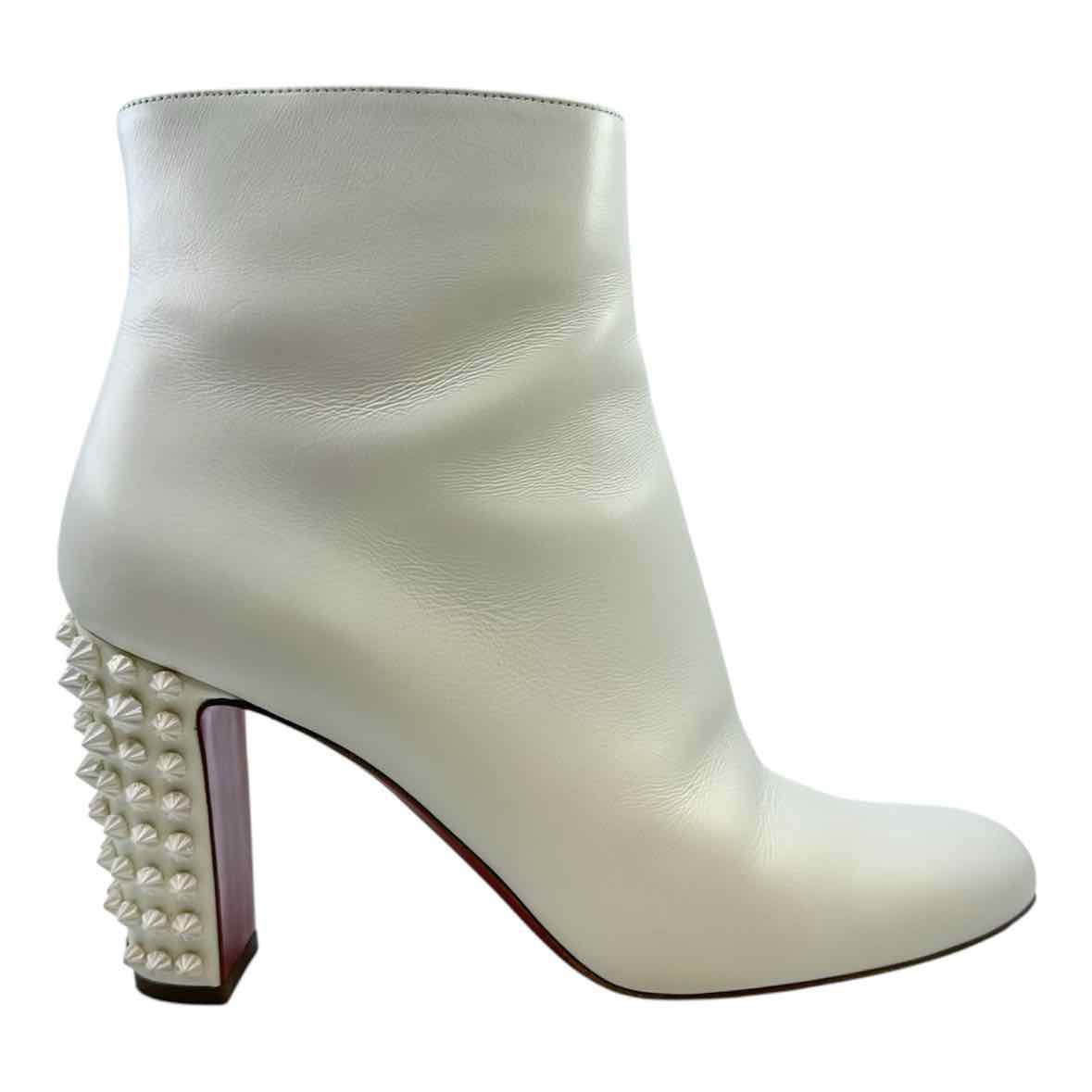 CHRISTIAN LOUBOUTIN Size 9 White Leather Solid Ankle Boot