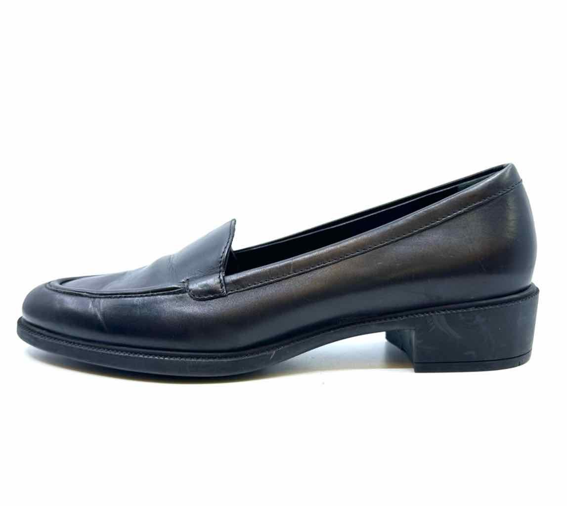 SALVATORE FERRAGAMO Size 8.5 Black Leather Solid Loafers