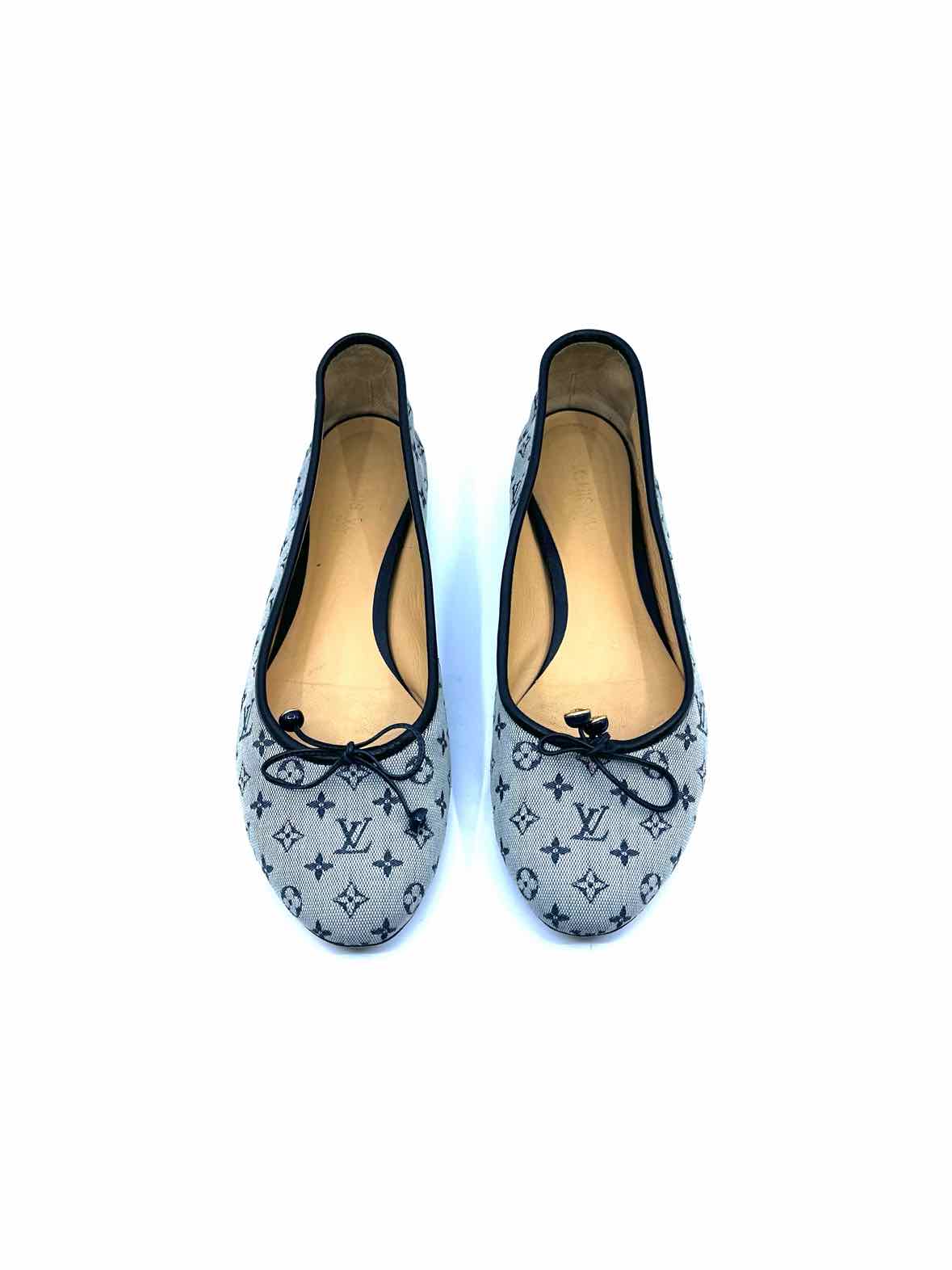 LOUIS VUITTON Size 10 Grey Flats