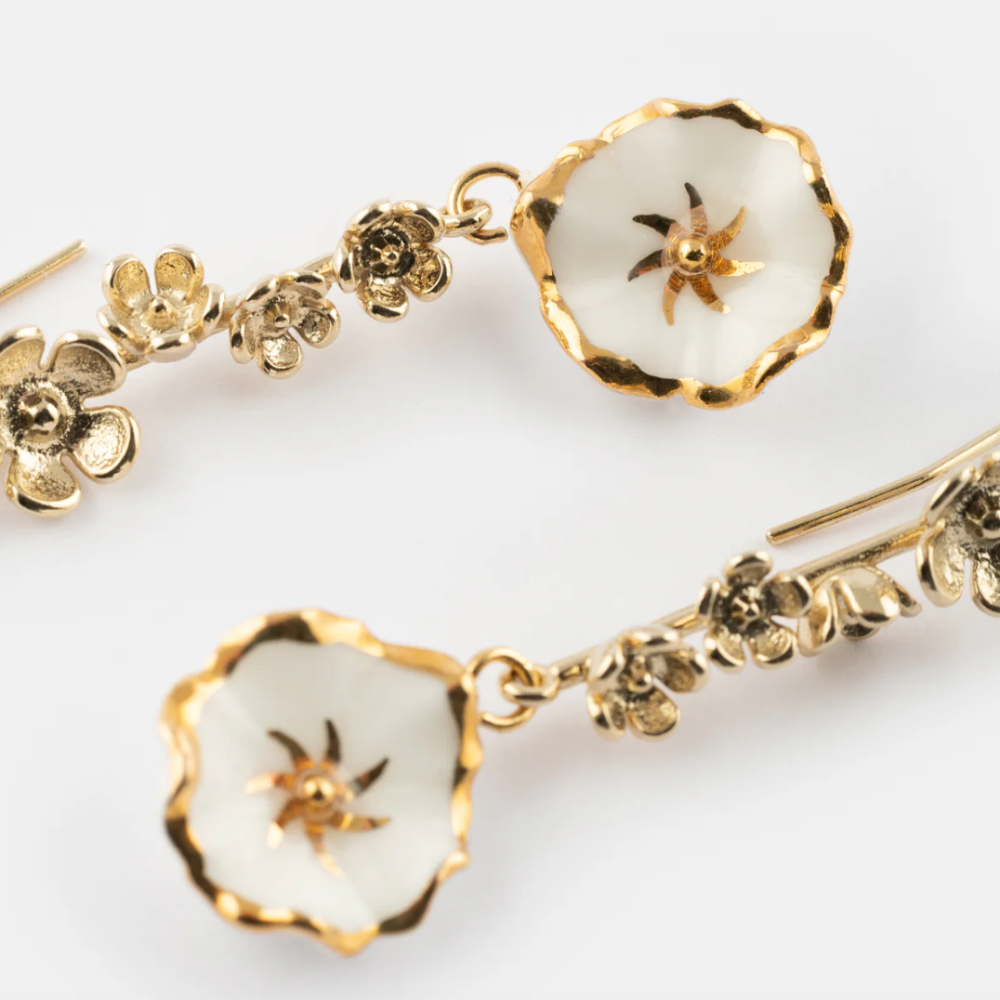 Nach Flowers Arctic Pendant Earrings