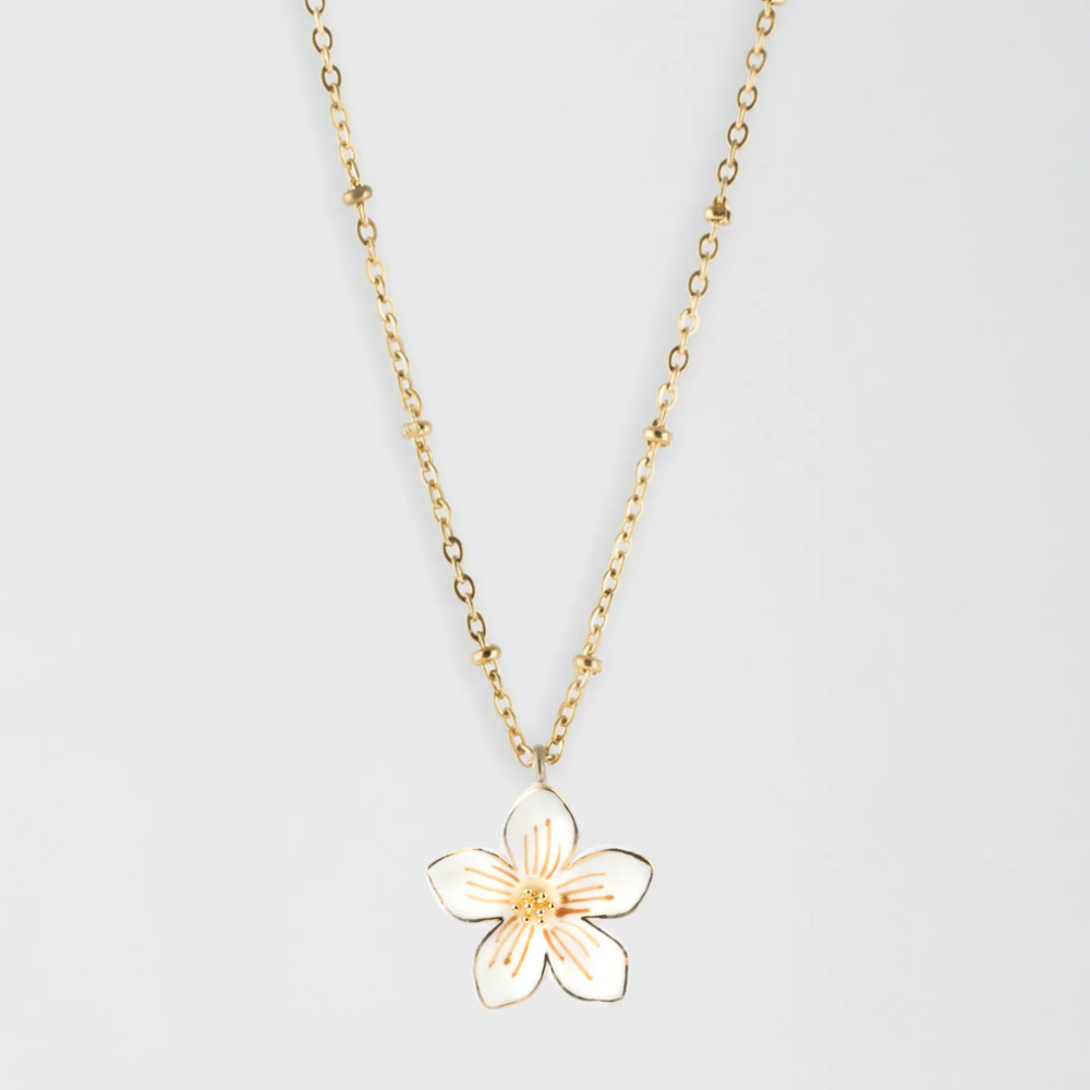 Nach White Flower Necklace