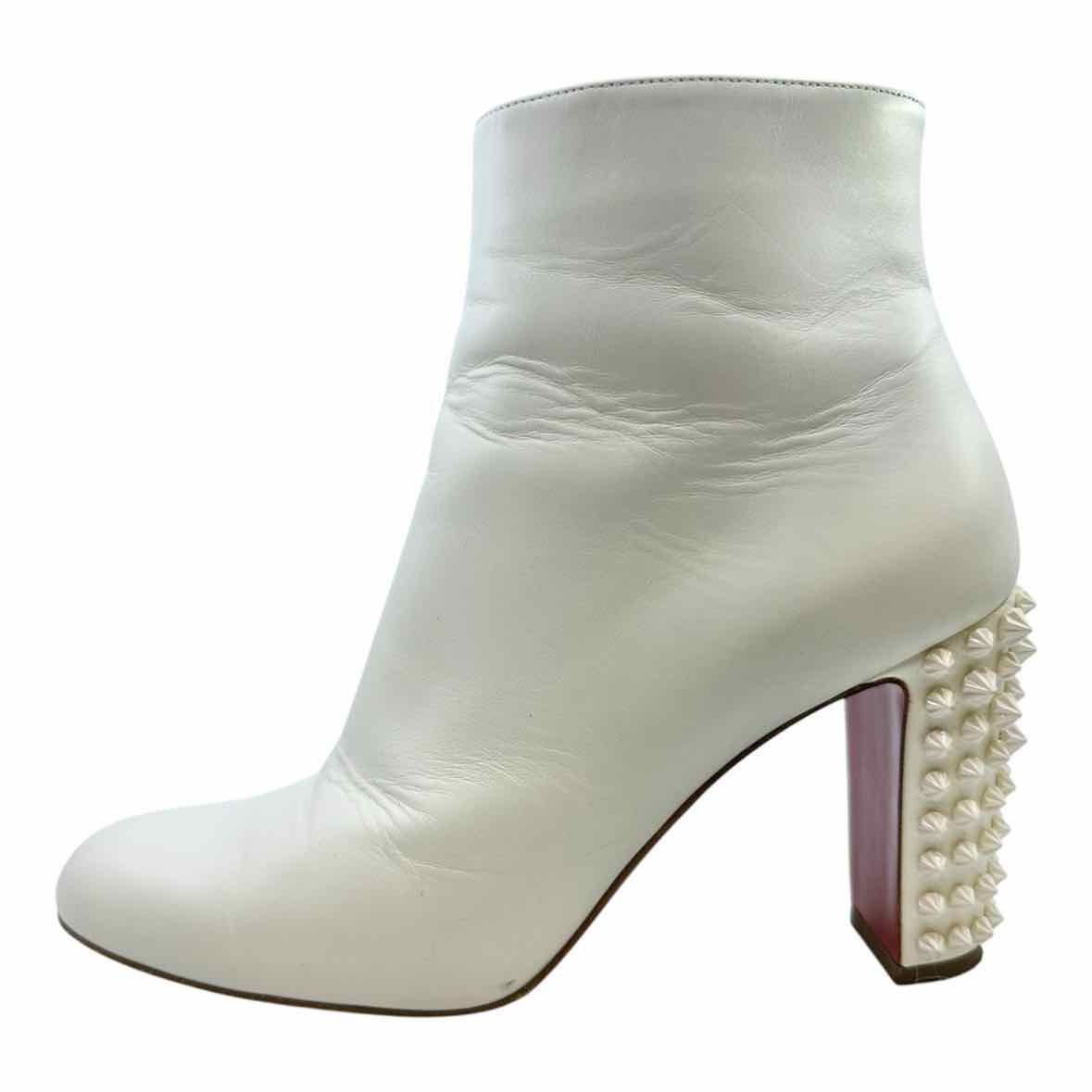 CHRISTIAN LOUBOUTIN Size 9 White Leather Solid Ankle Boot