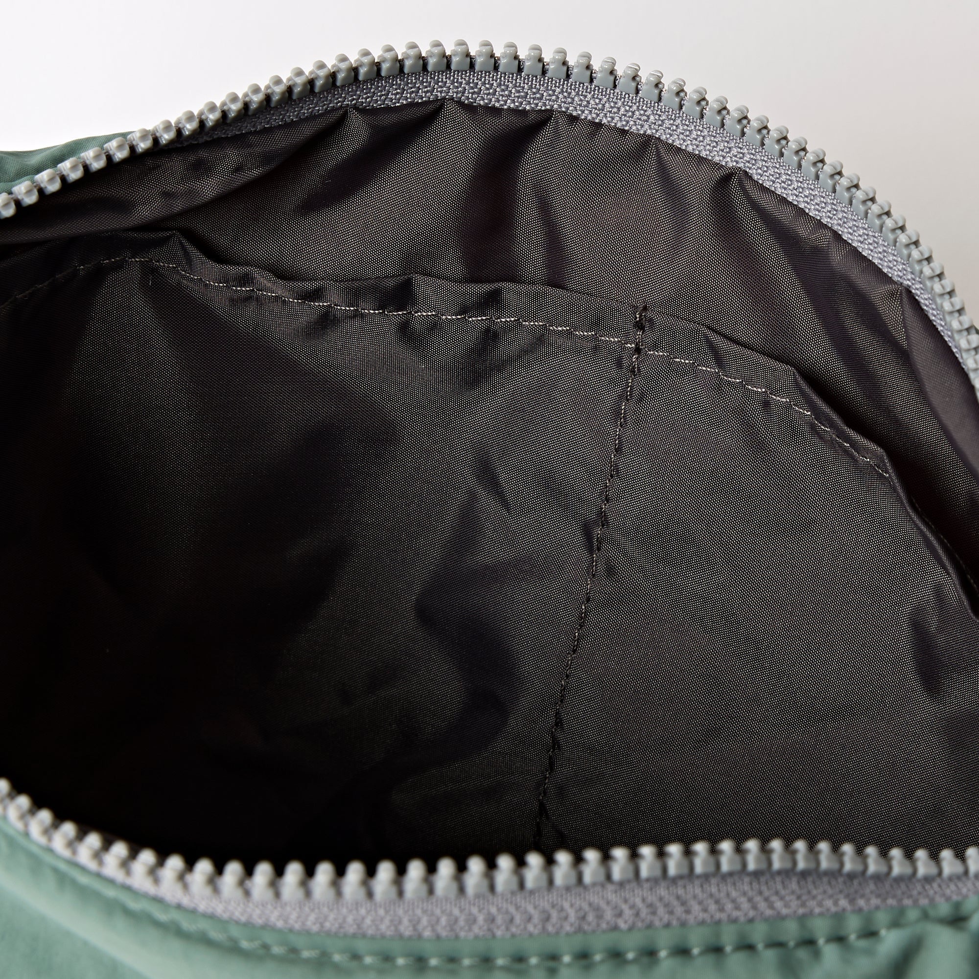 ROKA Farringdon Arctic Recycled Taslon Bag