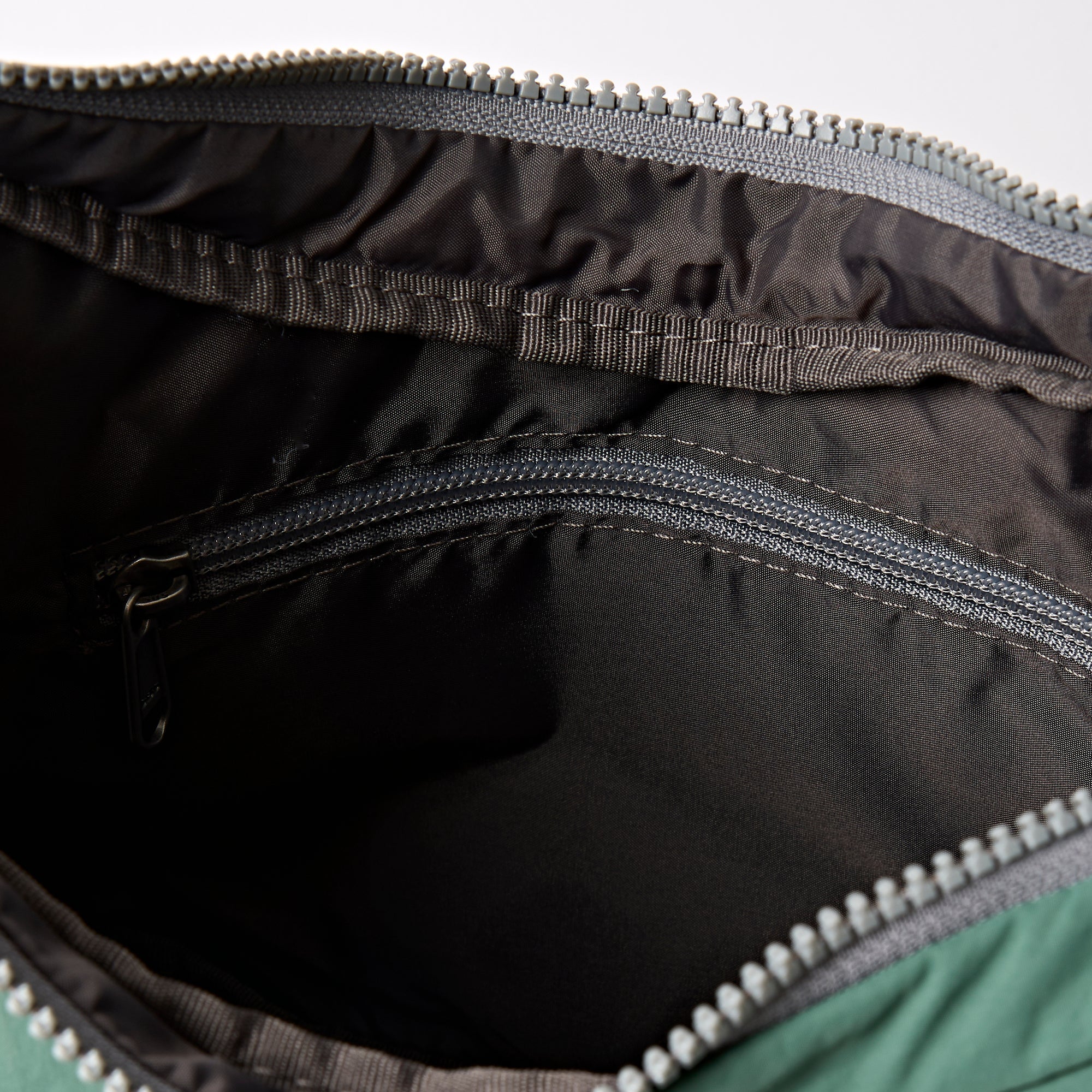 ROKA Belsize Arctic Small Recycled Taslon Bag