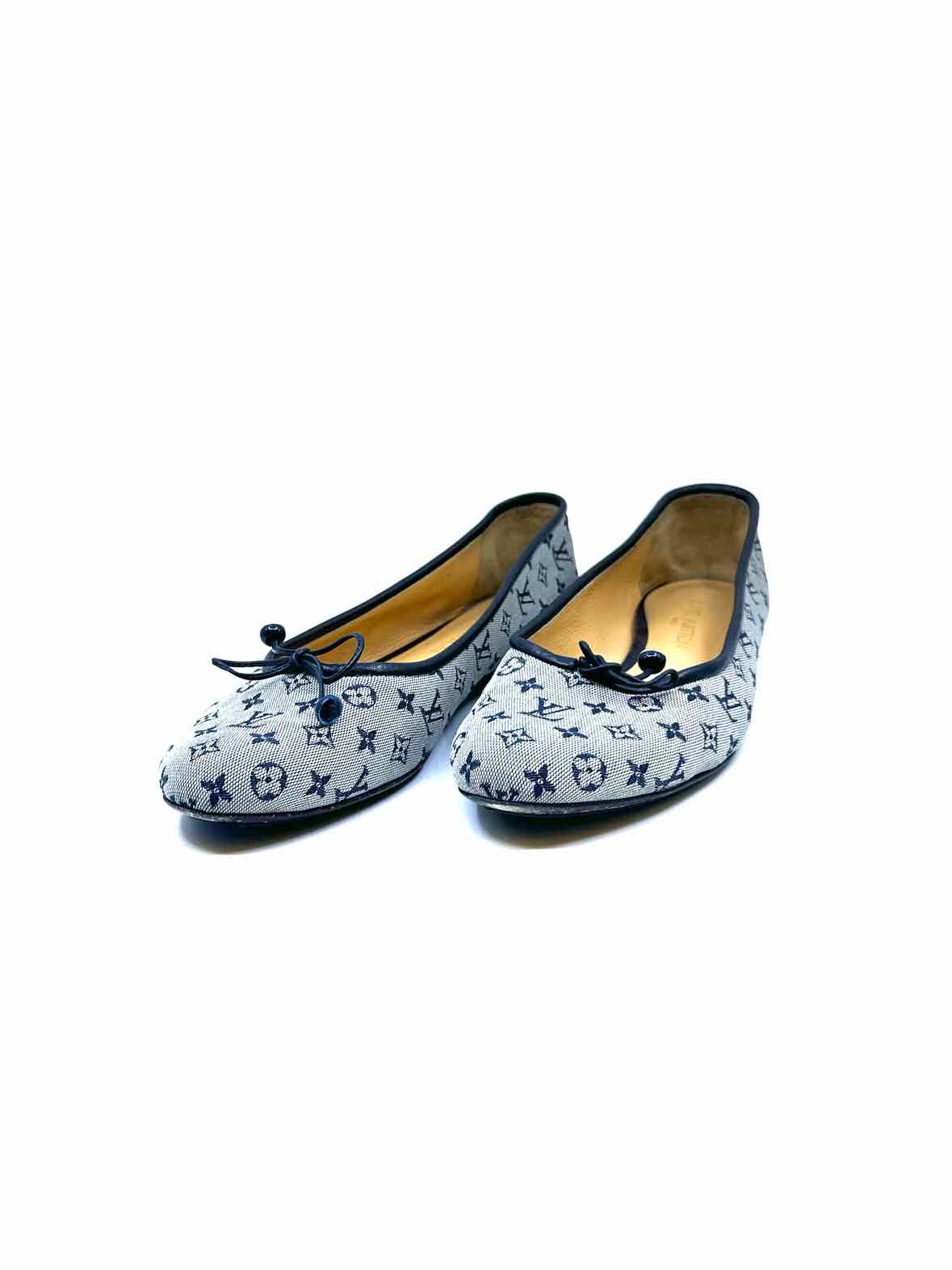 LOUIS VUITTON Size 10 Grey Flats
