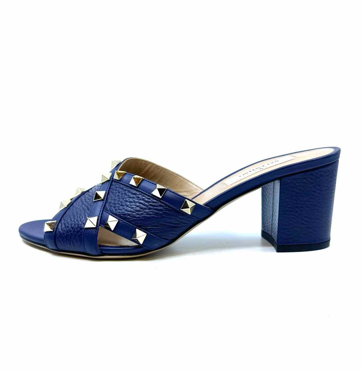VALENTINO Rockstud Size 8 Navy Leather Solid Sandals
