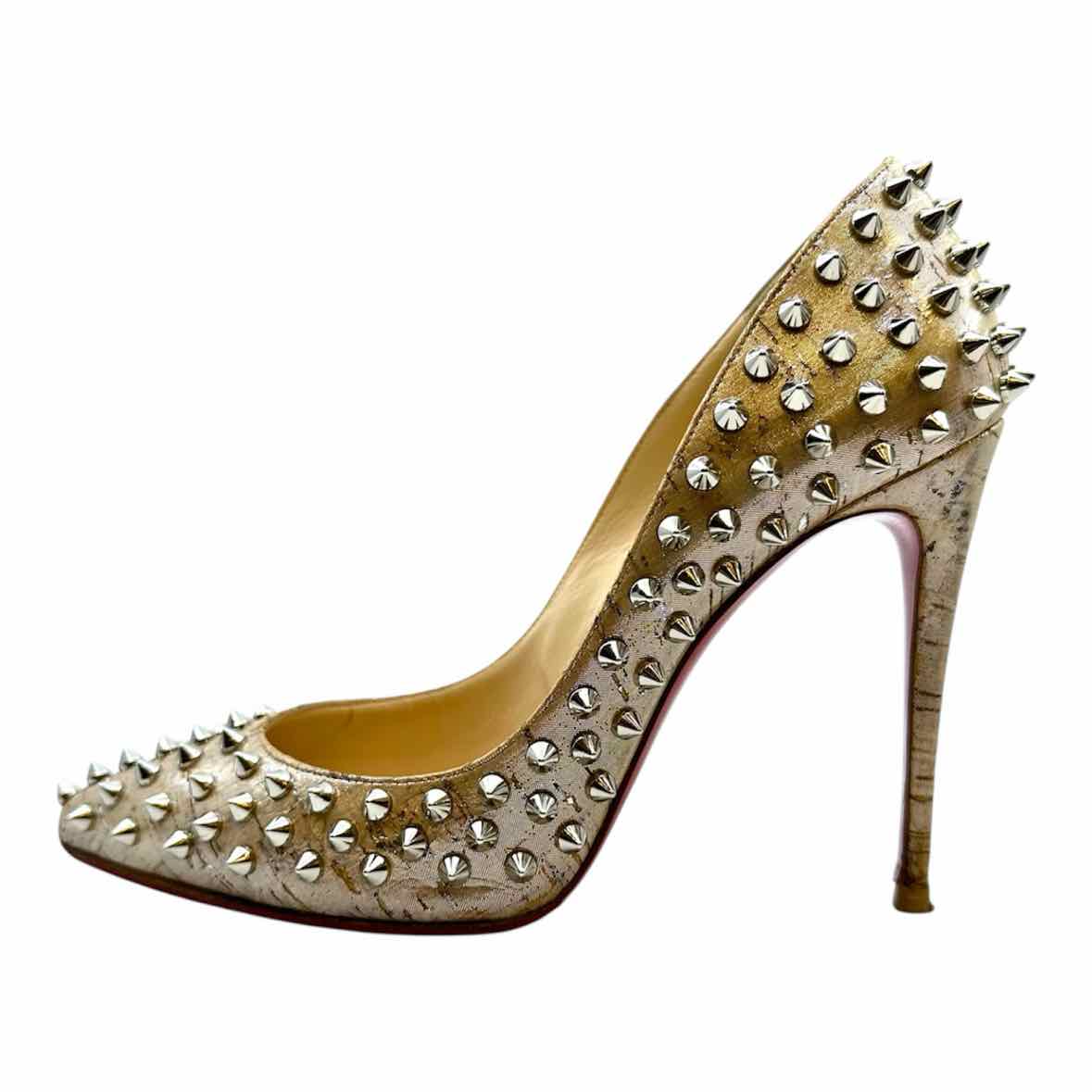 CHRISTIAN LOUBOUTIN Size 8 Nude Pumps