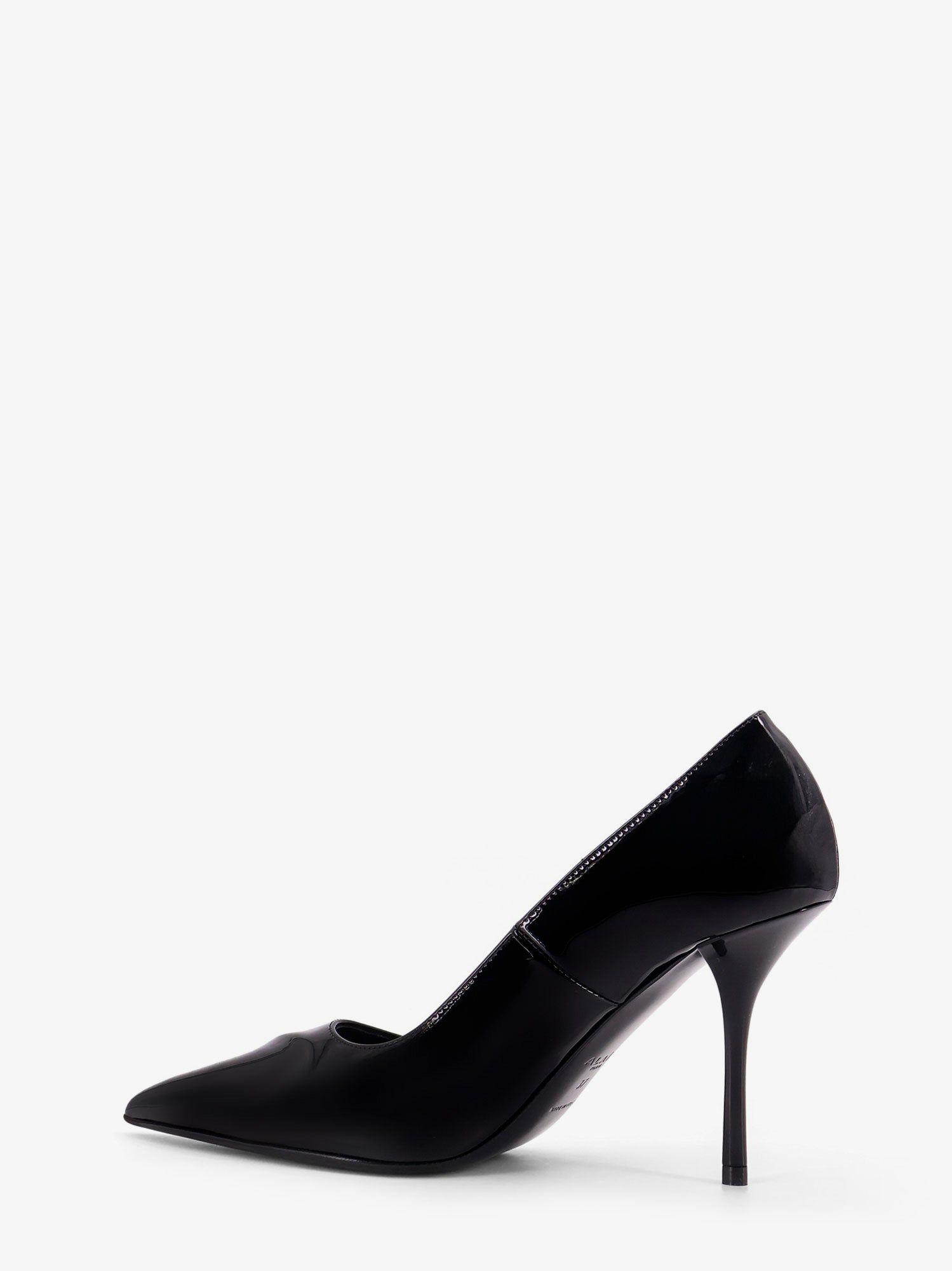 Patent leather decolleté