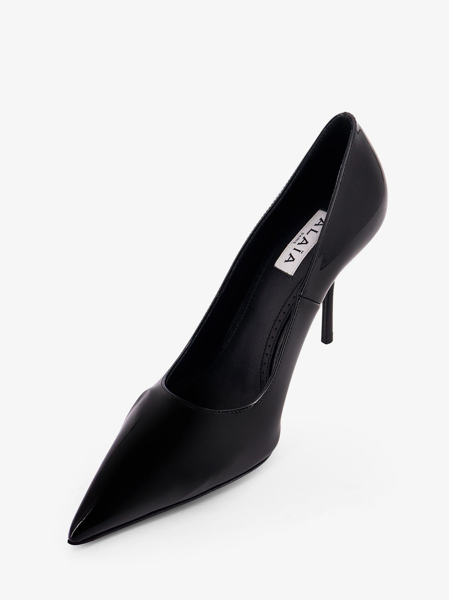 Patent leather decolleté