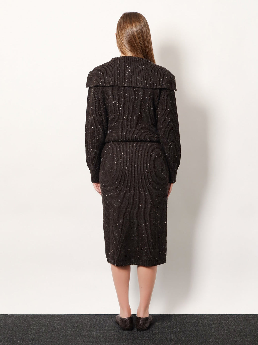 Midi wool skirt
