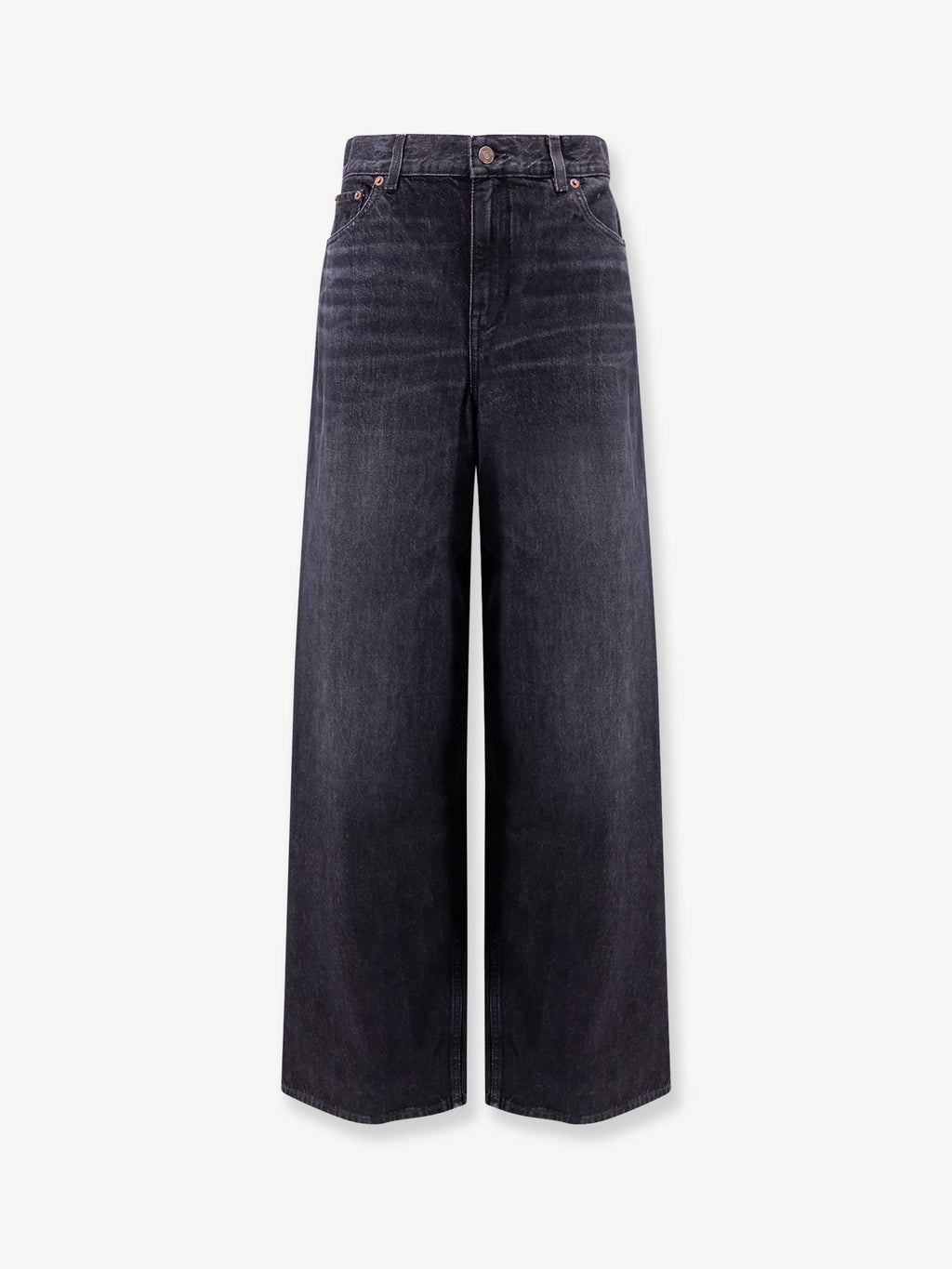Jeans with iconic leather logo tag