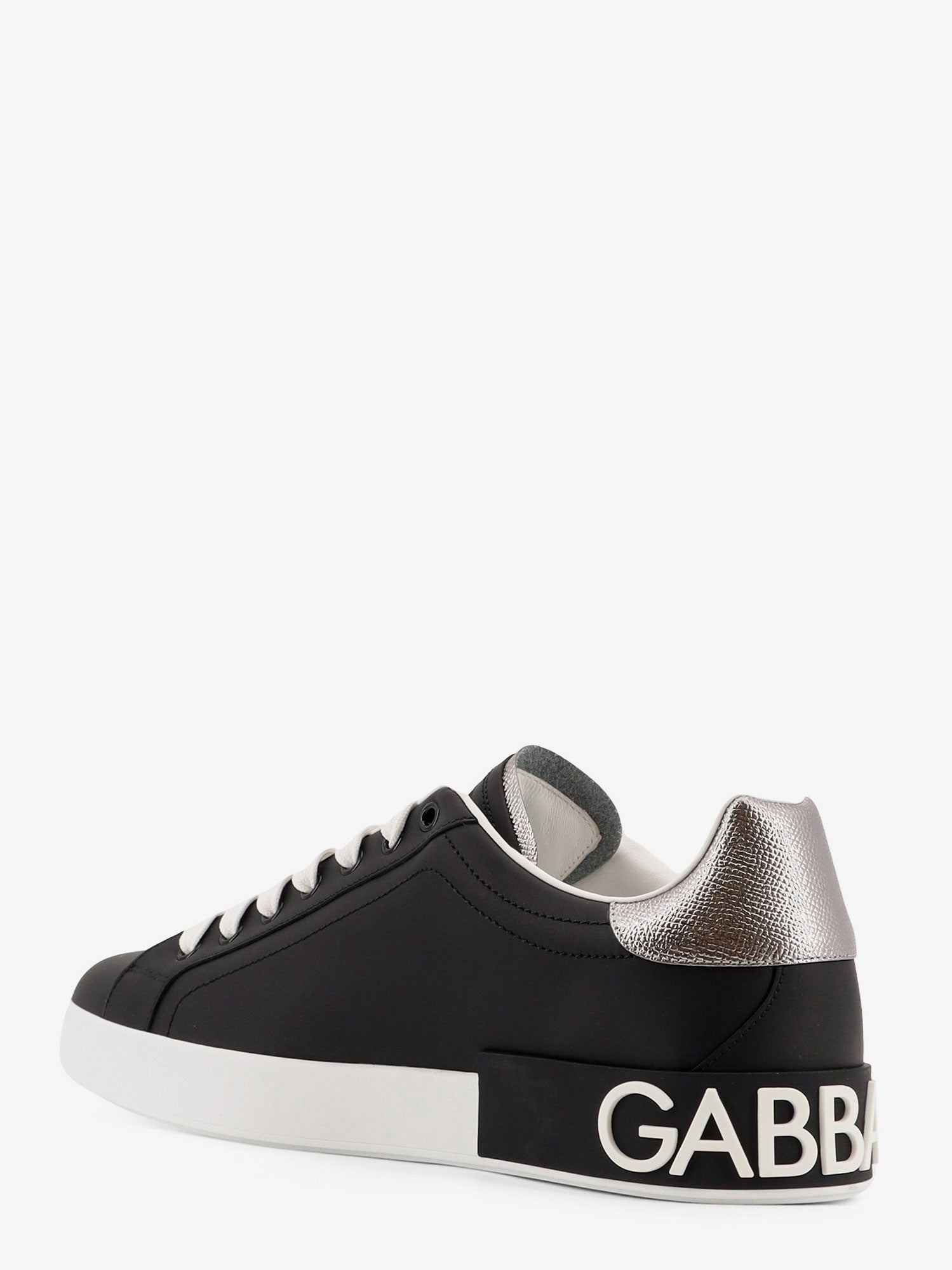 Low-top leather sneakers
