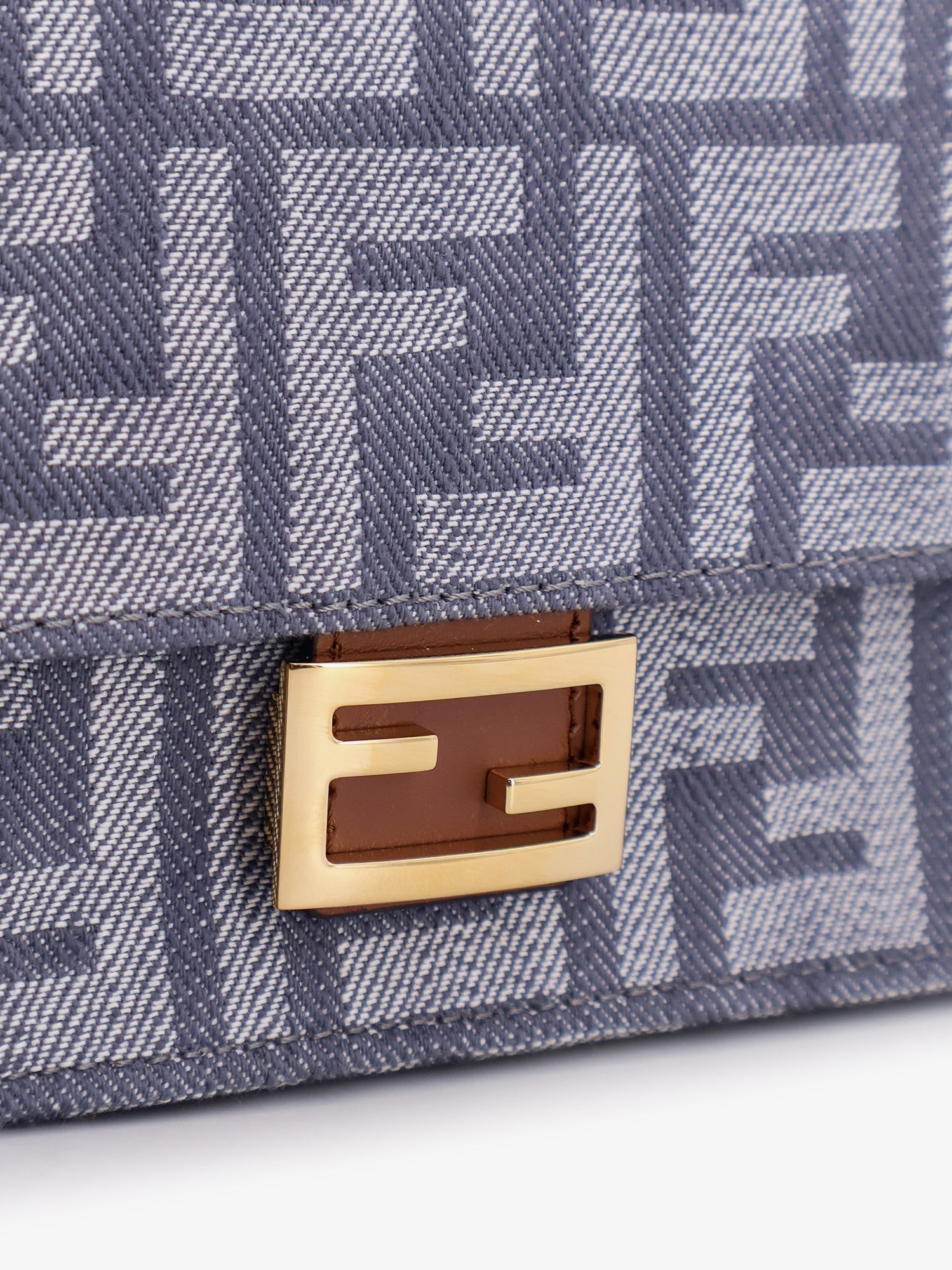 Wallet on chain Baguette shoulder bag