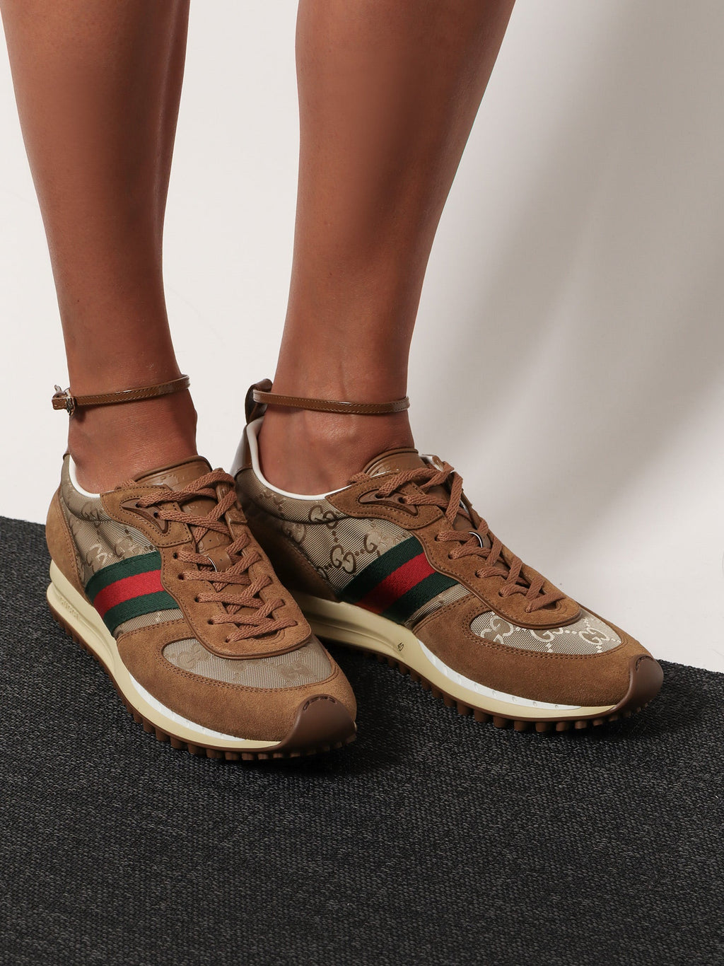 Re-Motion suede low-top sneakers