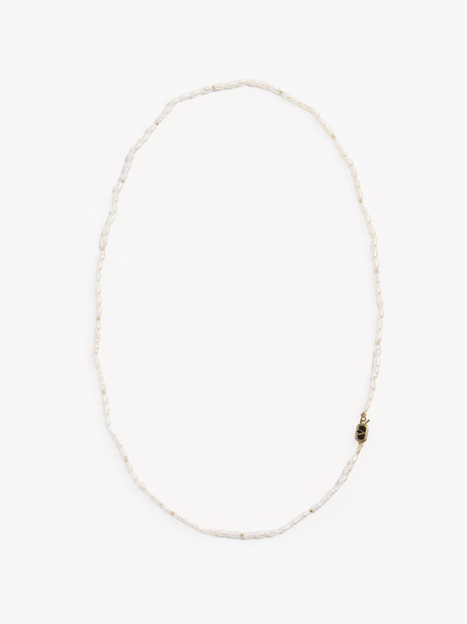 Metal necklace with pearls