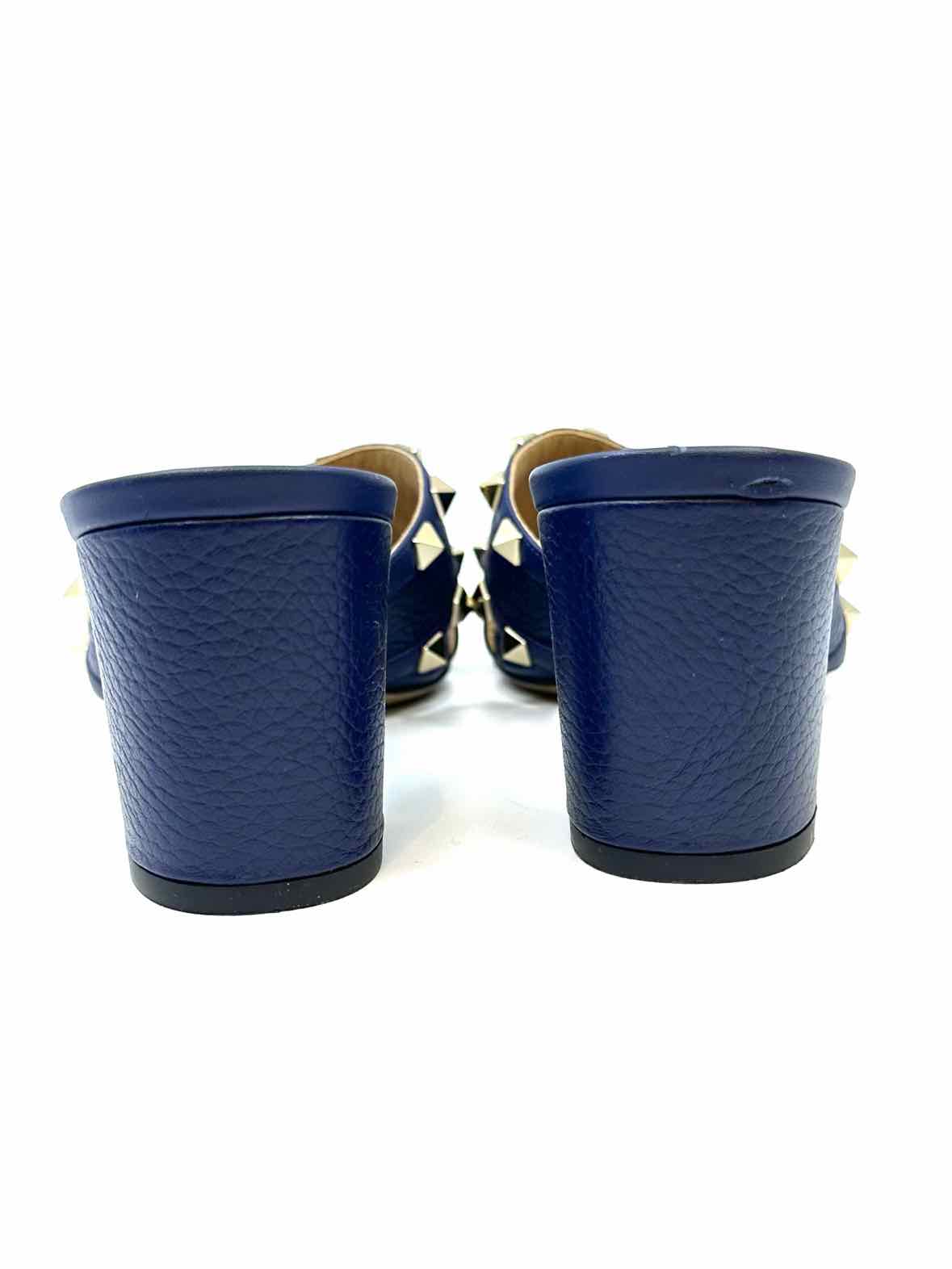 VALENTINO Rockstud Size 8 Navy Leather Solid Sandals