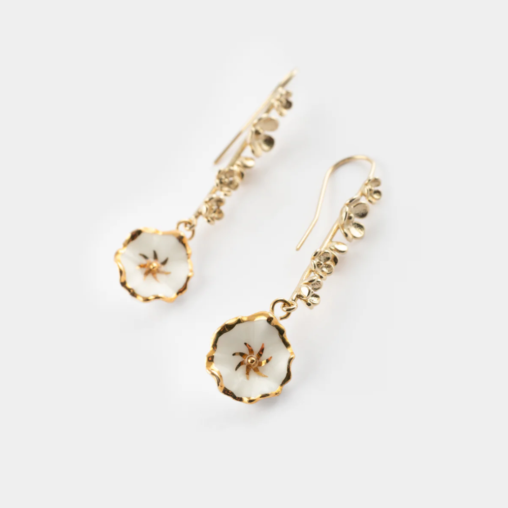 Nach Flowers Arctic Pendant Earrings