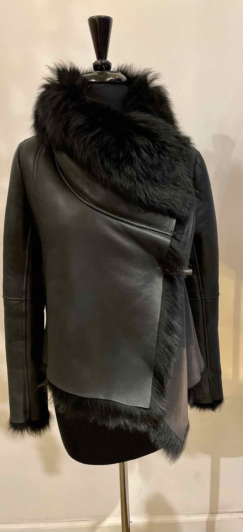 MICHELLE MASON Size 2 Black Leather Jacket