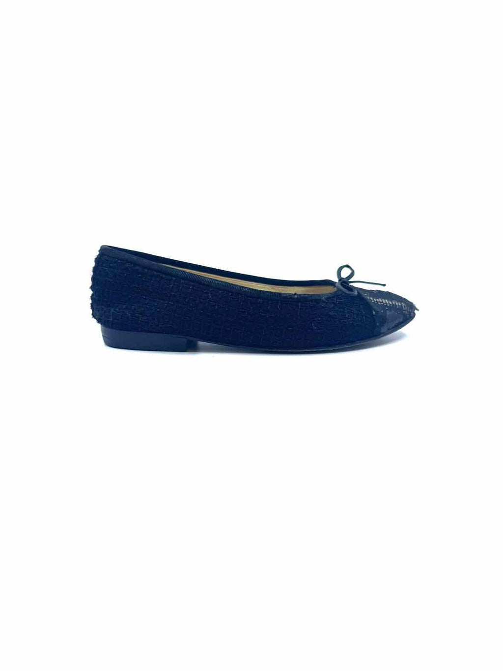 CHANEL Size 5.5 Black & Grey Tweed Flats