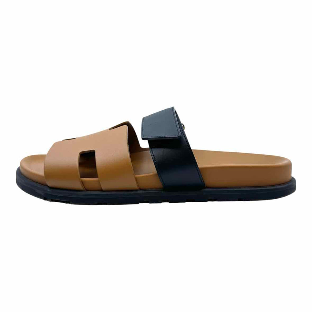 HERMES chypre Size 9 Camel, Black Leather Solid Sandals