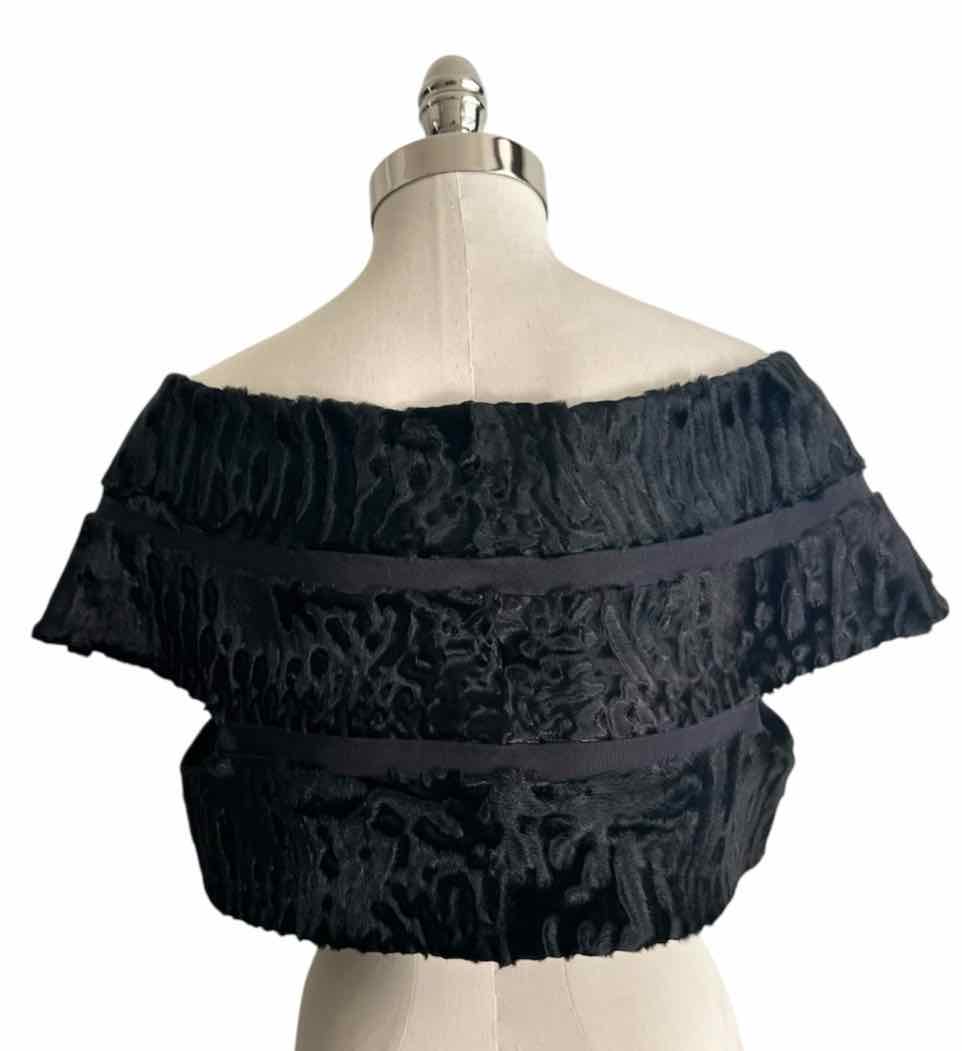 CAROLINA HERRERA Black Swakara Fur Stole Size M