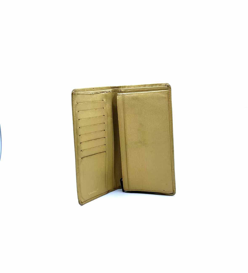 CHANEL Continental Beige Leather Solid Wallet