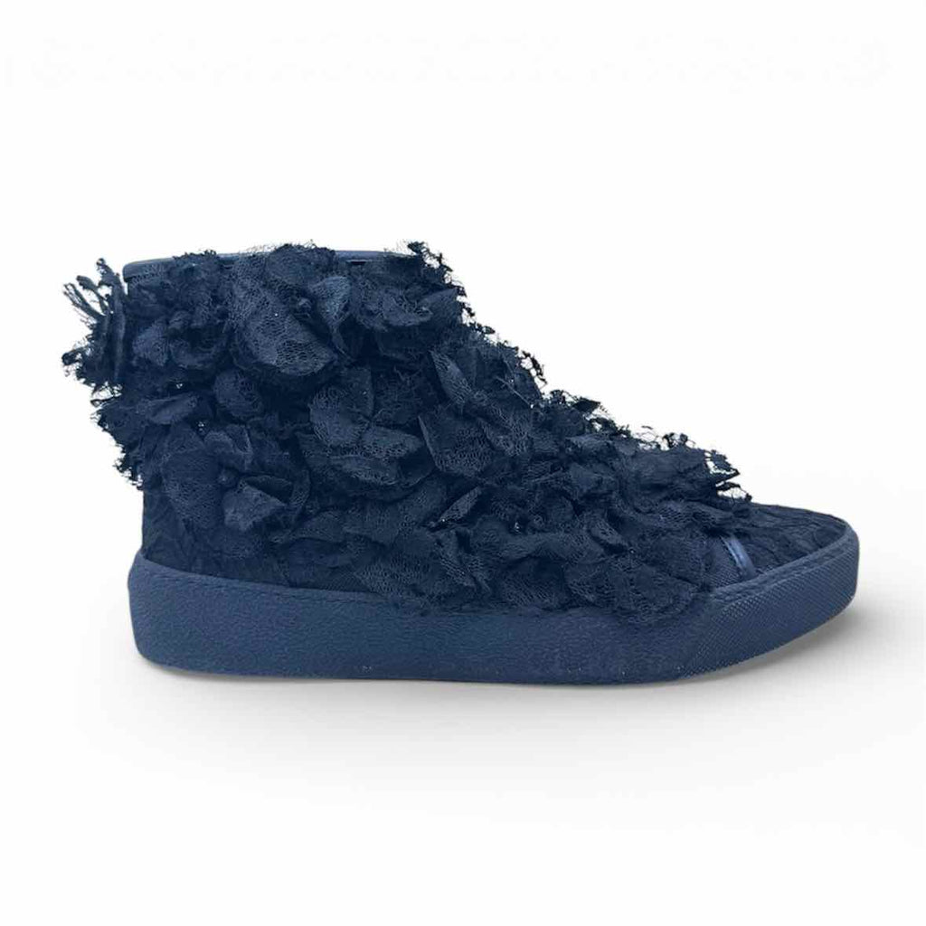 CHANEL Size 7 Black Lace Sneakers