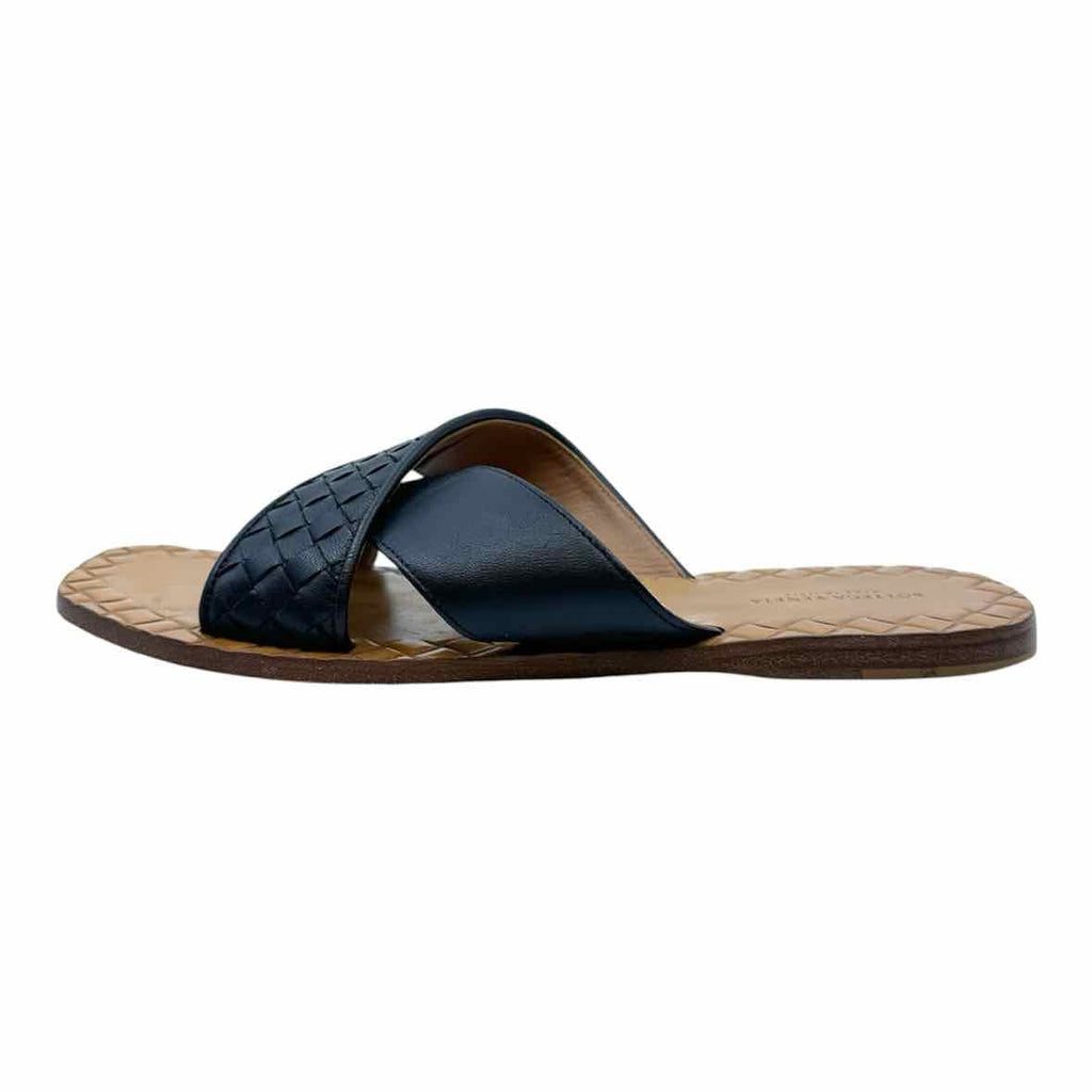 BOTTEGA VENETA Size 9.5 Black Leather Woven Sandals