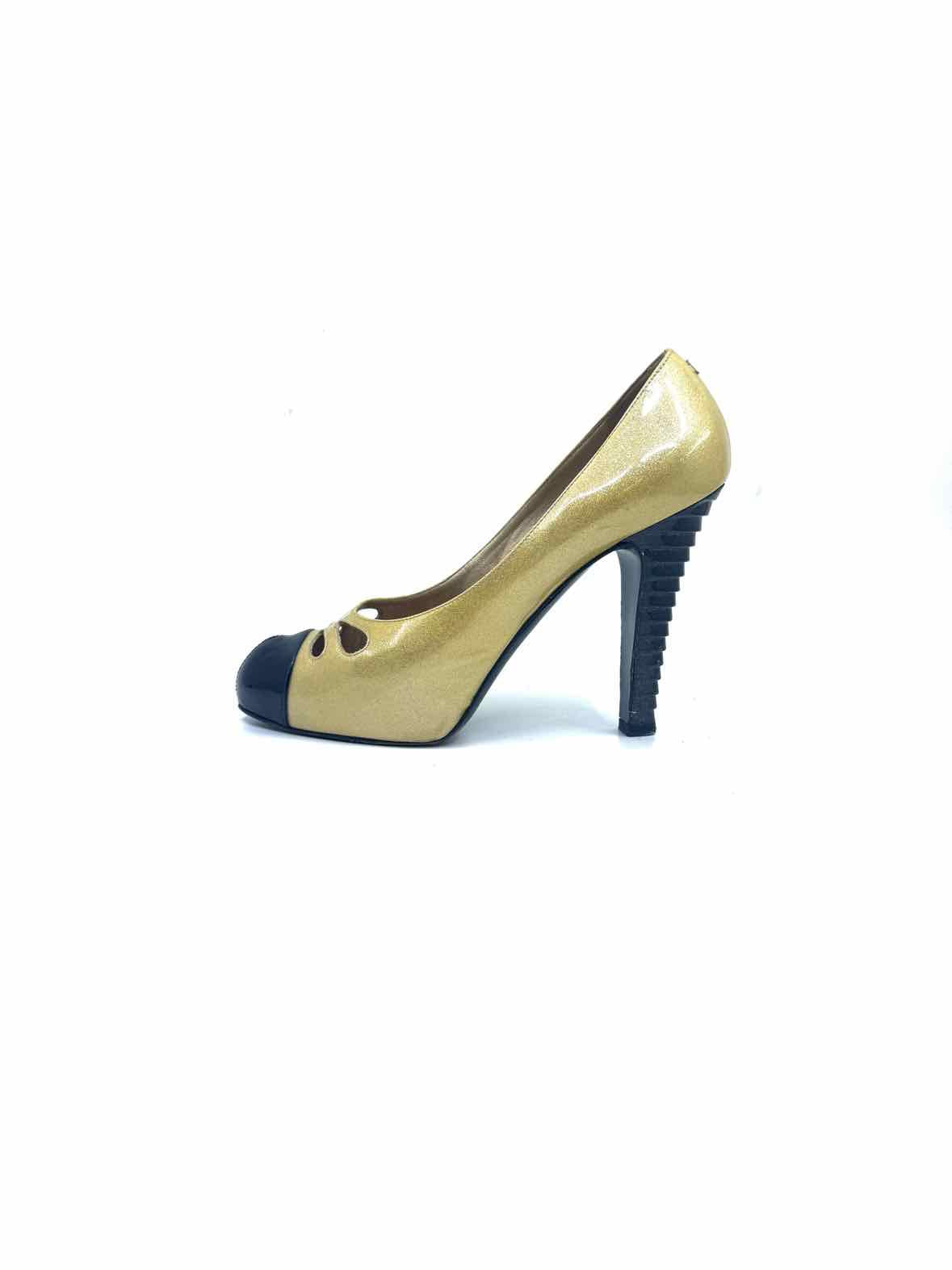 CHANEL Size 11 Black & Gold Patent Leather Pumps