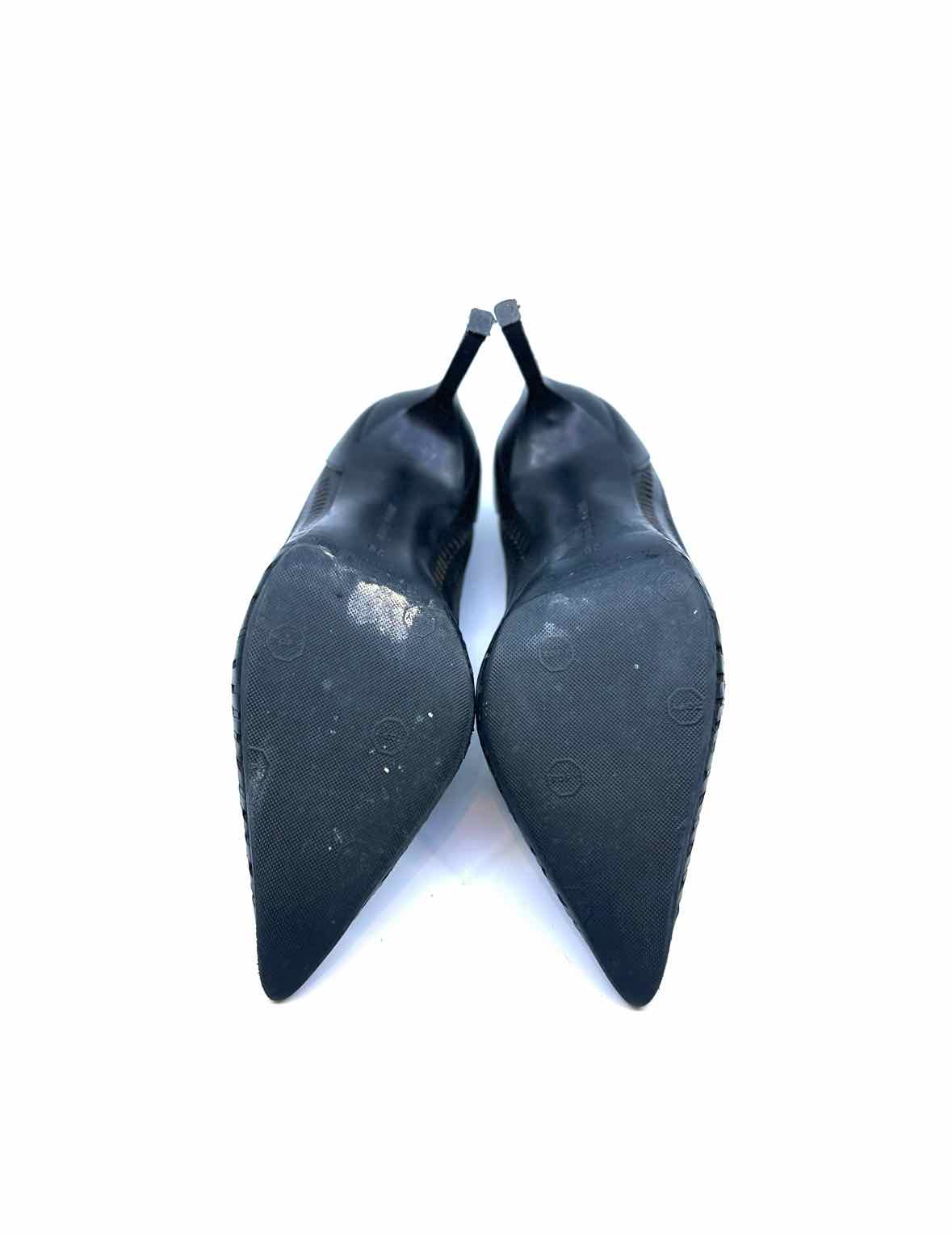 MANOLO BLAHNIK Size 9 Black Leather Pumps