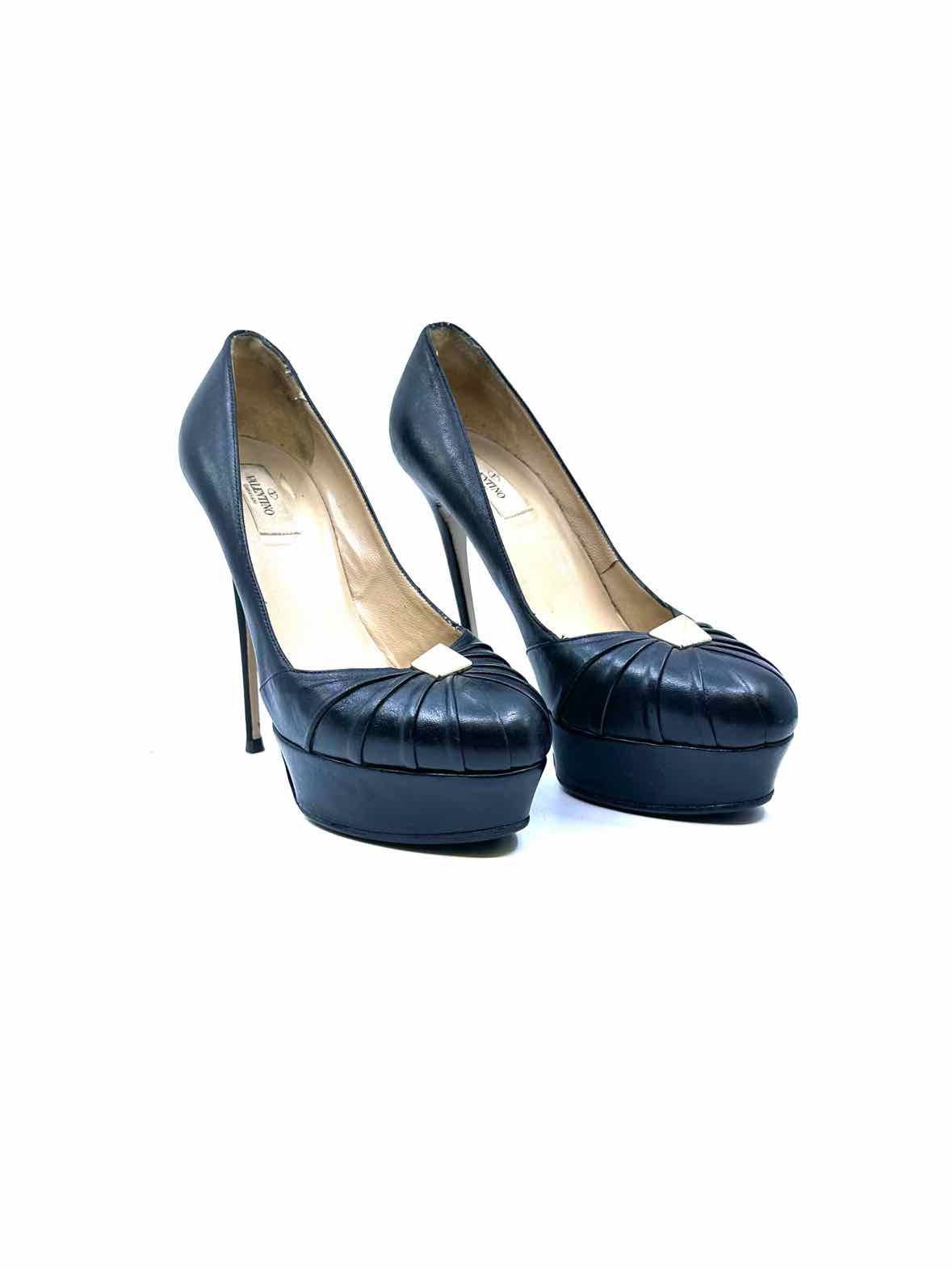 VALENTINO Size 9.5 Black Leather Pumps