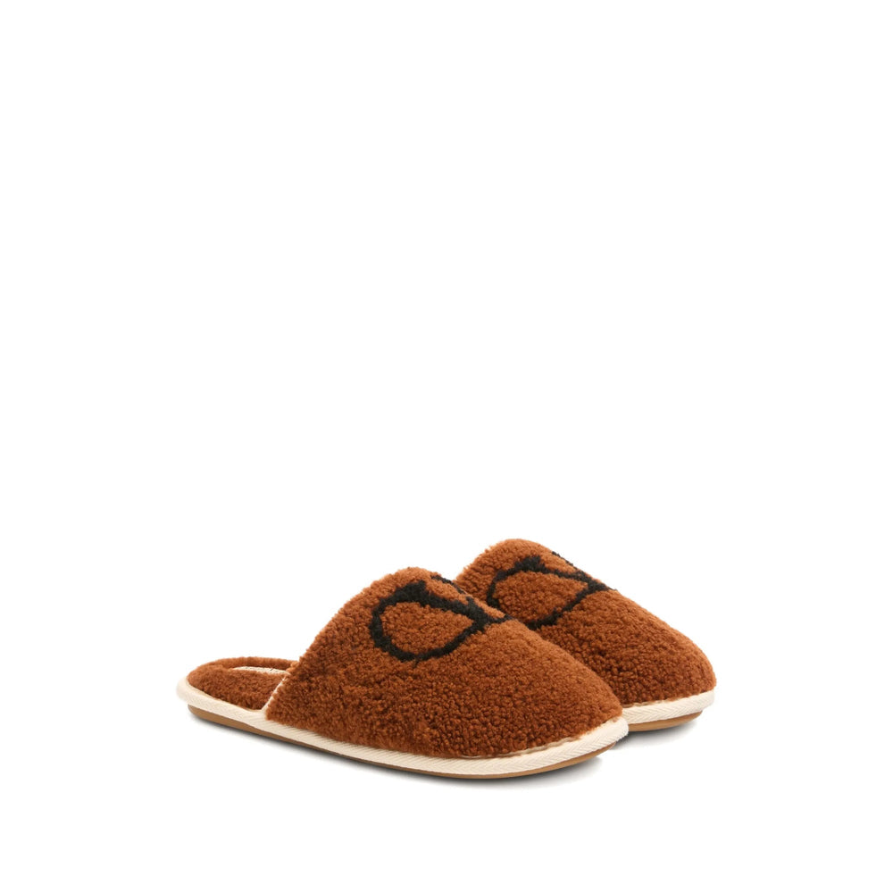 Wool-textured Vlogo Slides