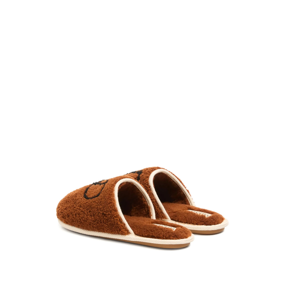 Wool-textured Vlogo Slides