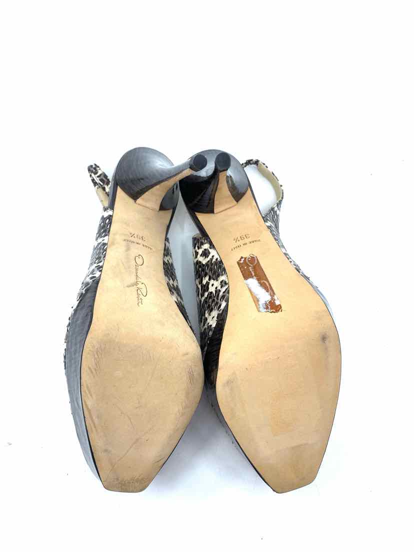 OSCAR DE LA RENTA Snakeskin Pumps | 9.5