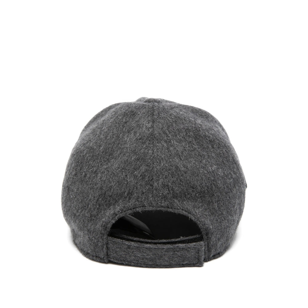 Cap Prada