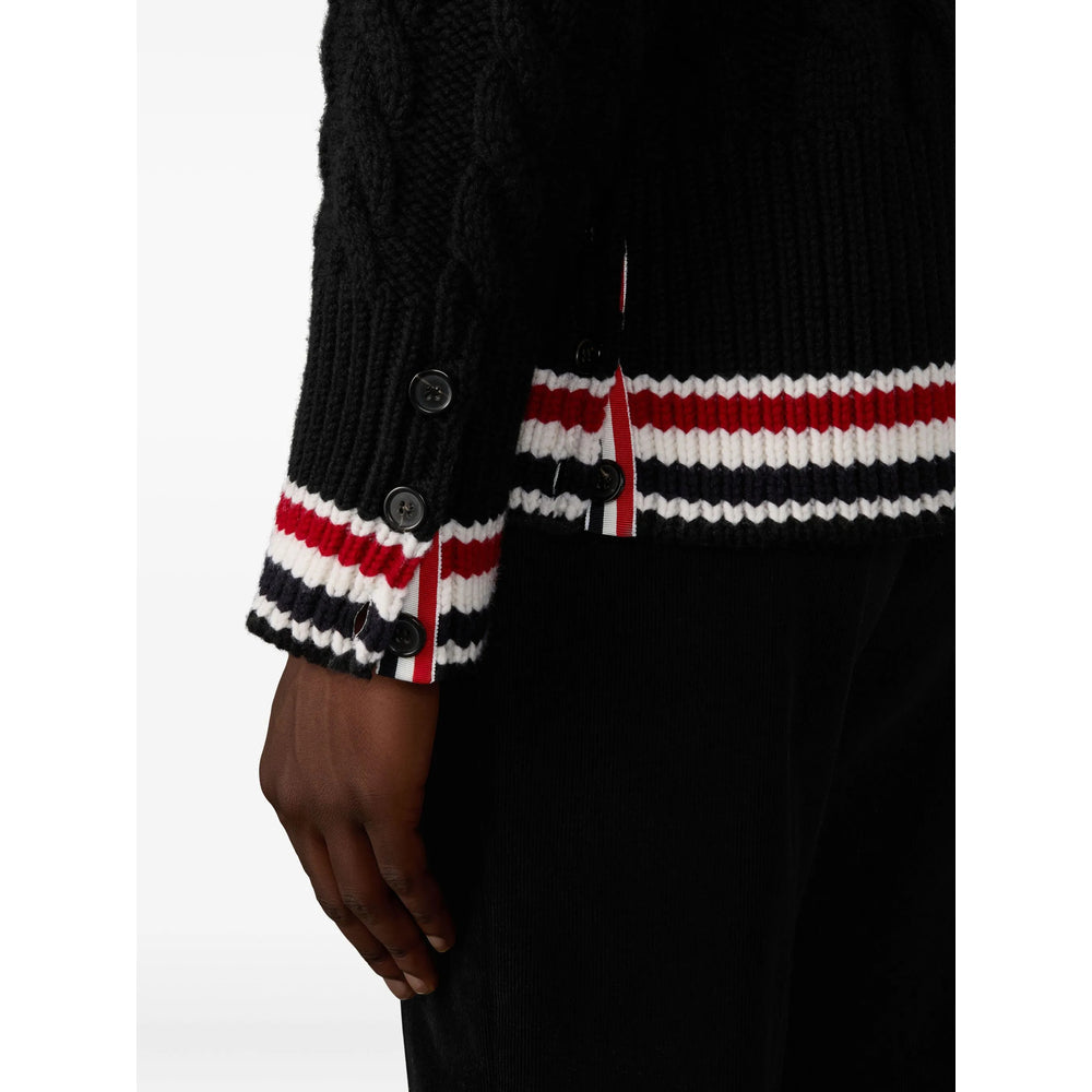 Rich Cable Knit V-neck Sweater