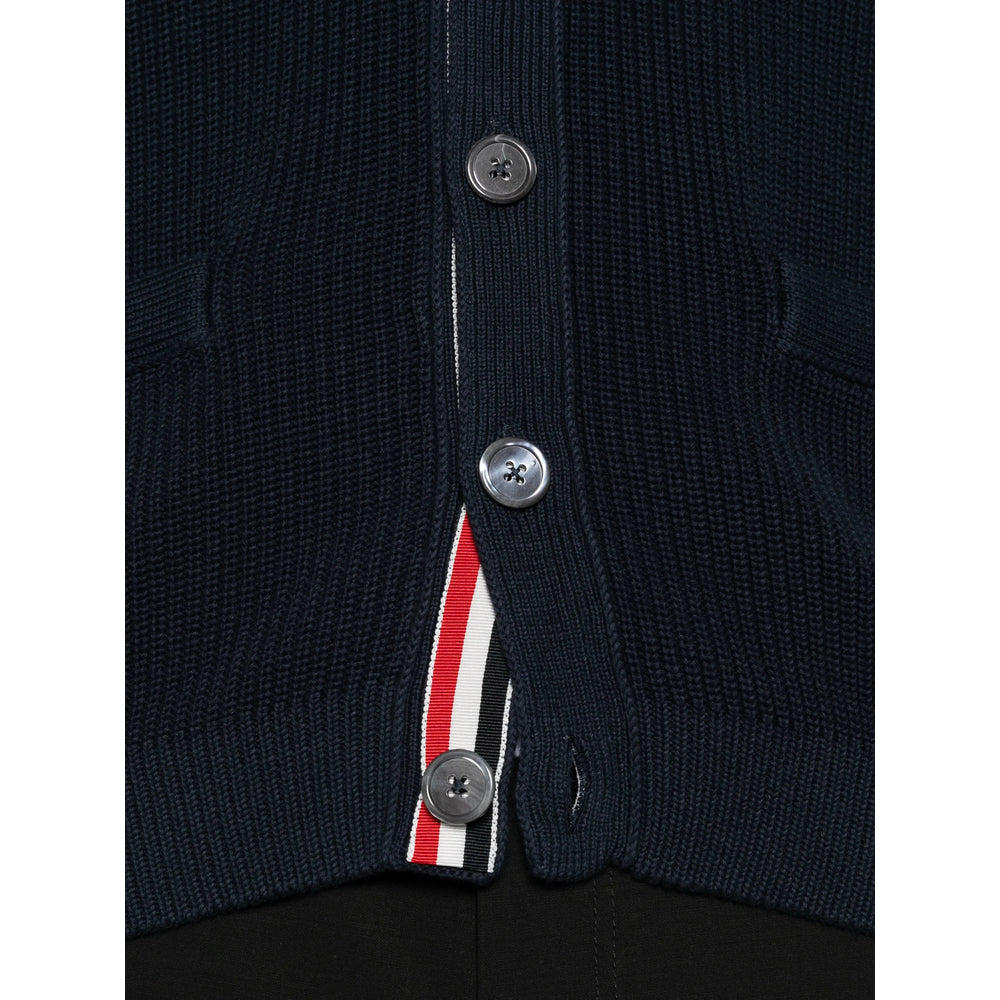 Contrasting V-neck Sweater