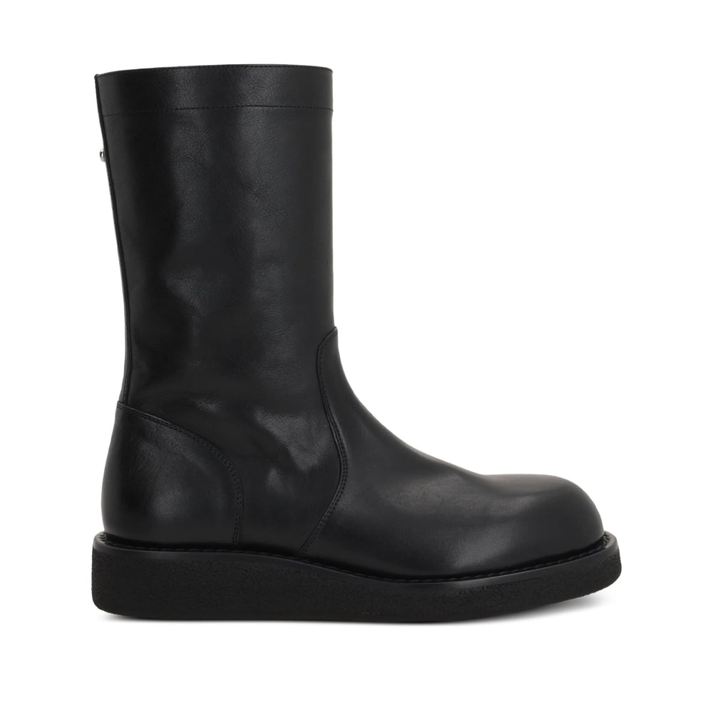 Shoe
