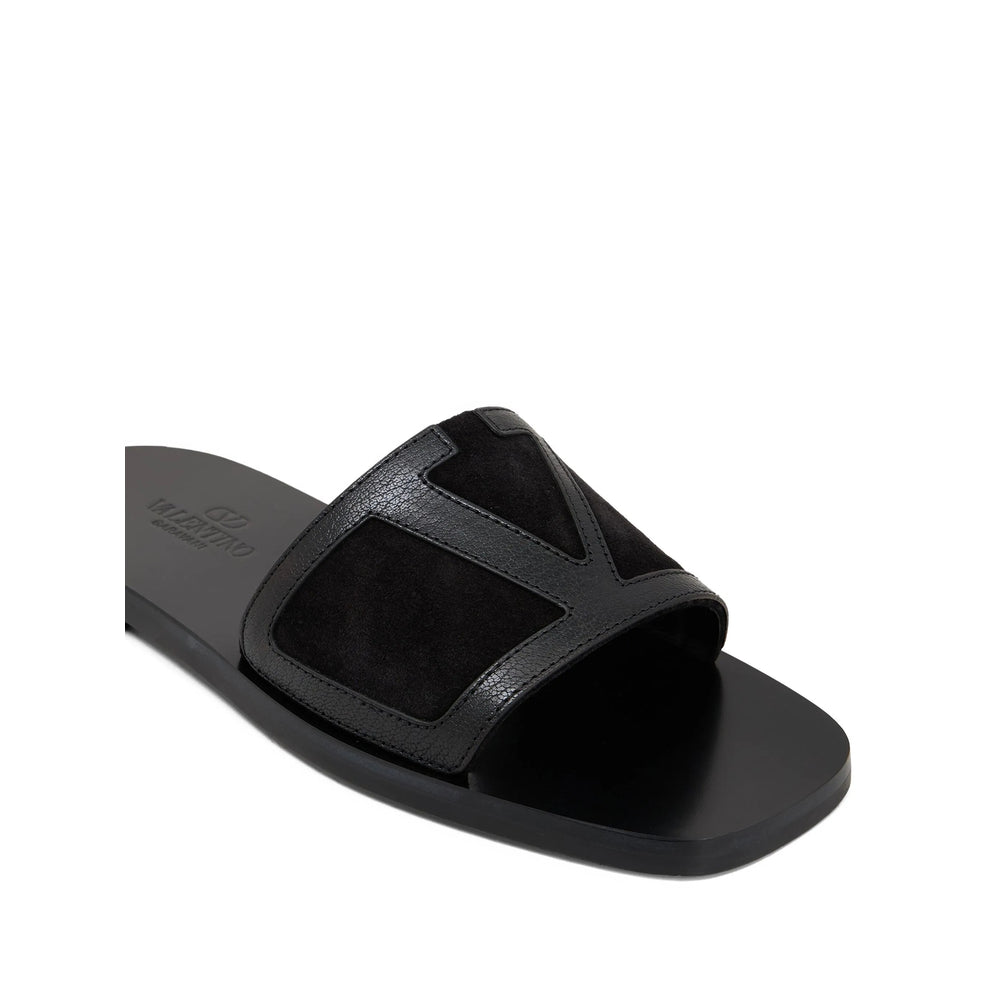 Shoe