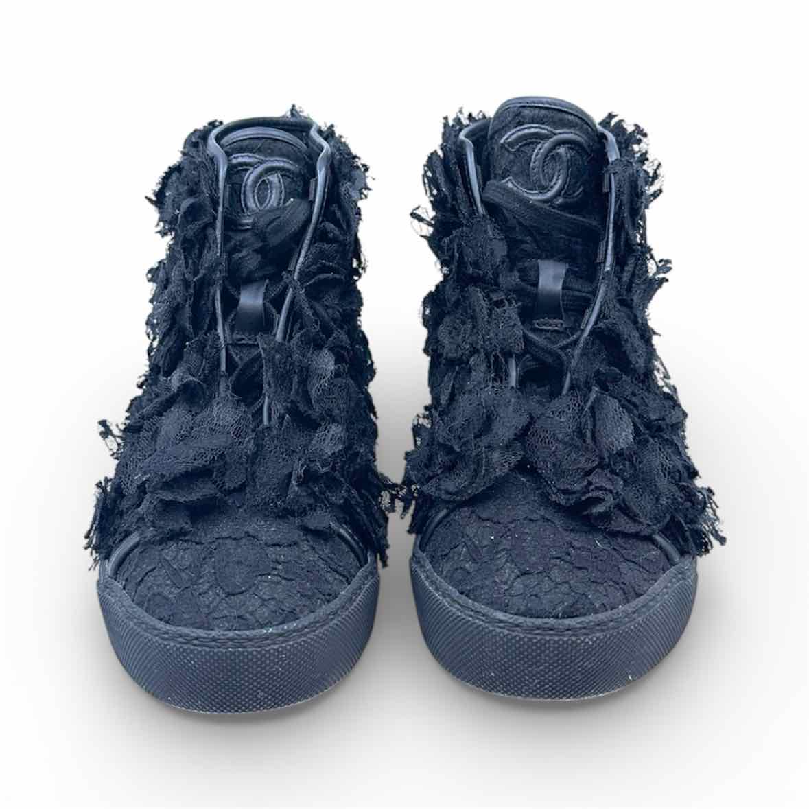 CHANEL Size 7 Black Lace Sneakers