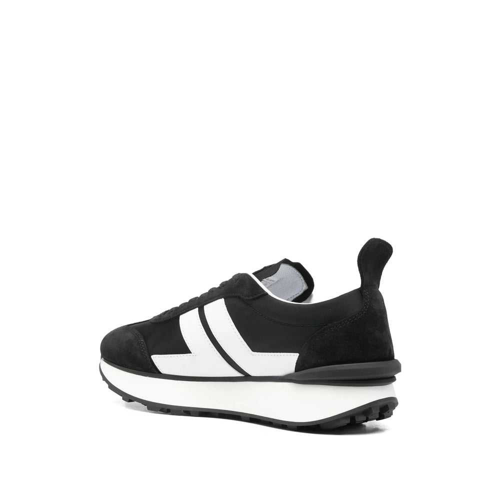 Shoe