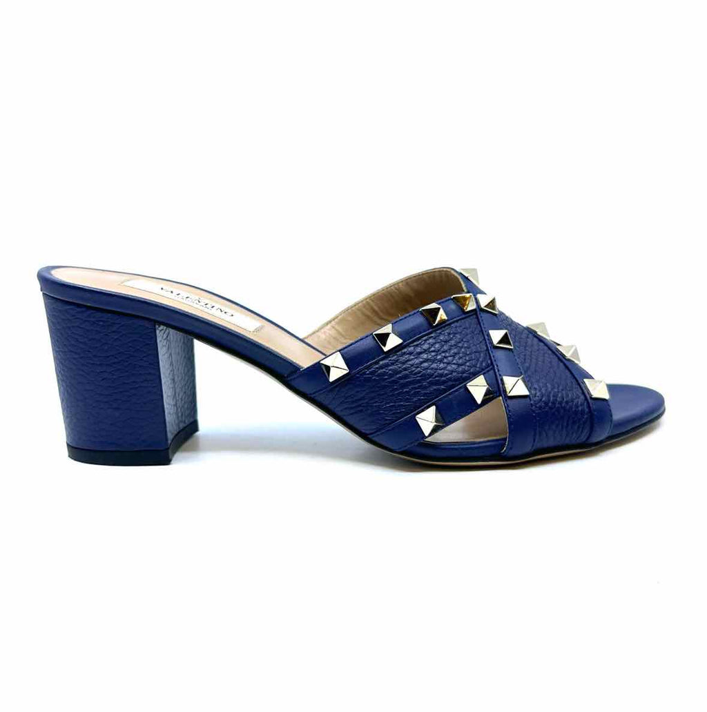 VALENTINO Rockstud Size 8 Navy Leather Solid Sandals
