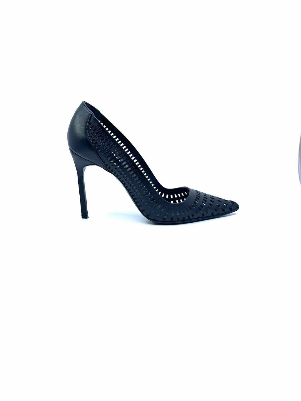 MANOLO BLAHNIK Size 9 Black Leather Pumps