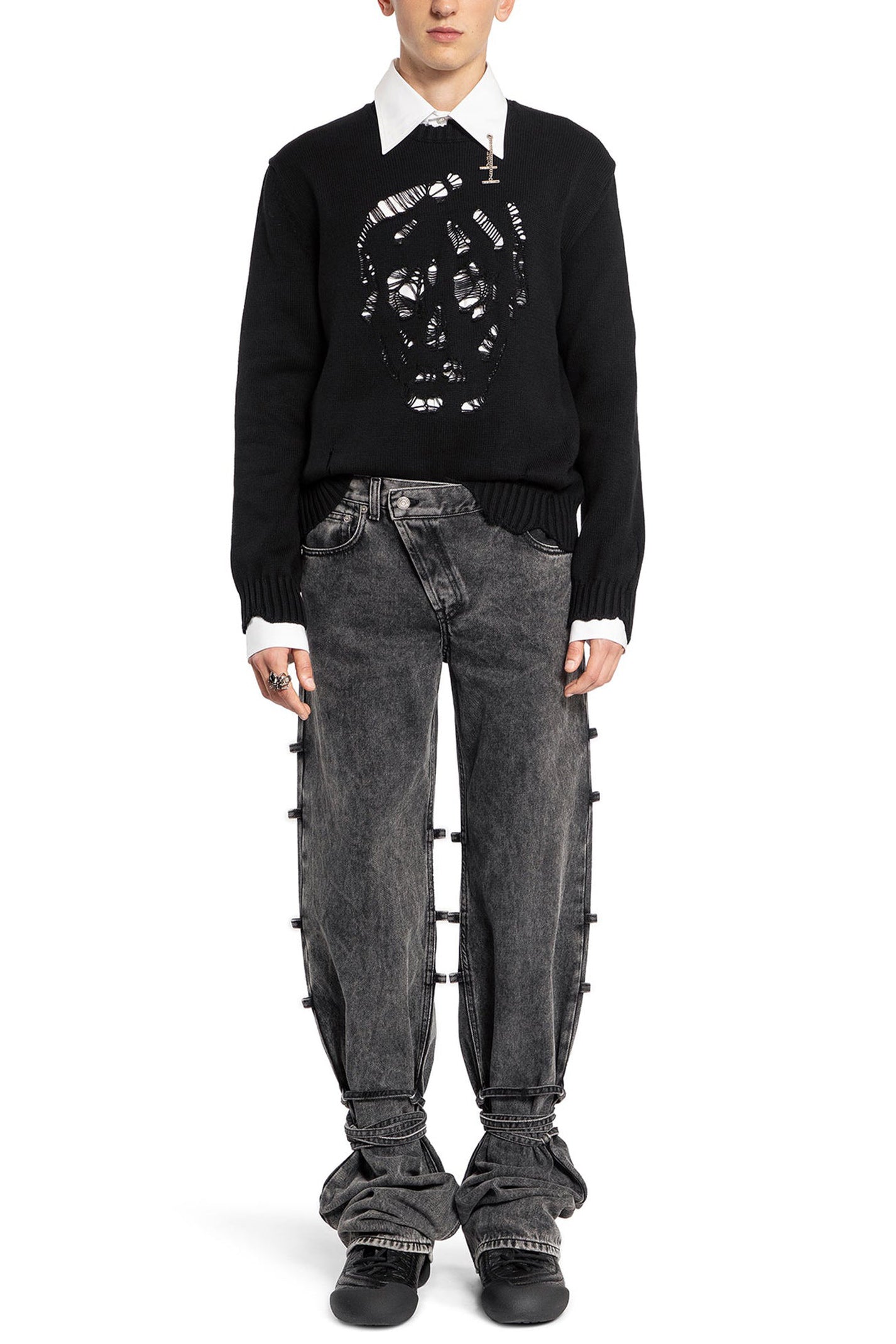 DISTRESSED SKULL JUMPER