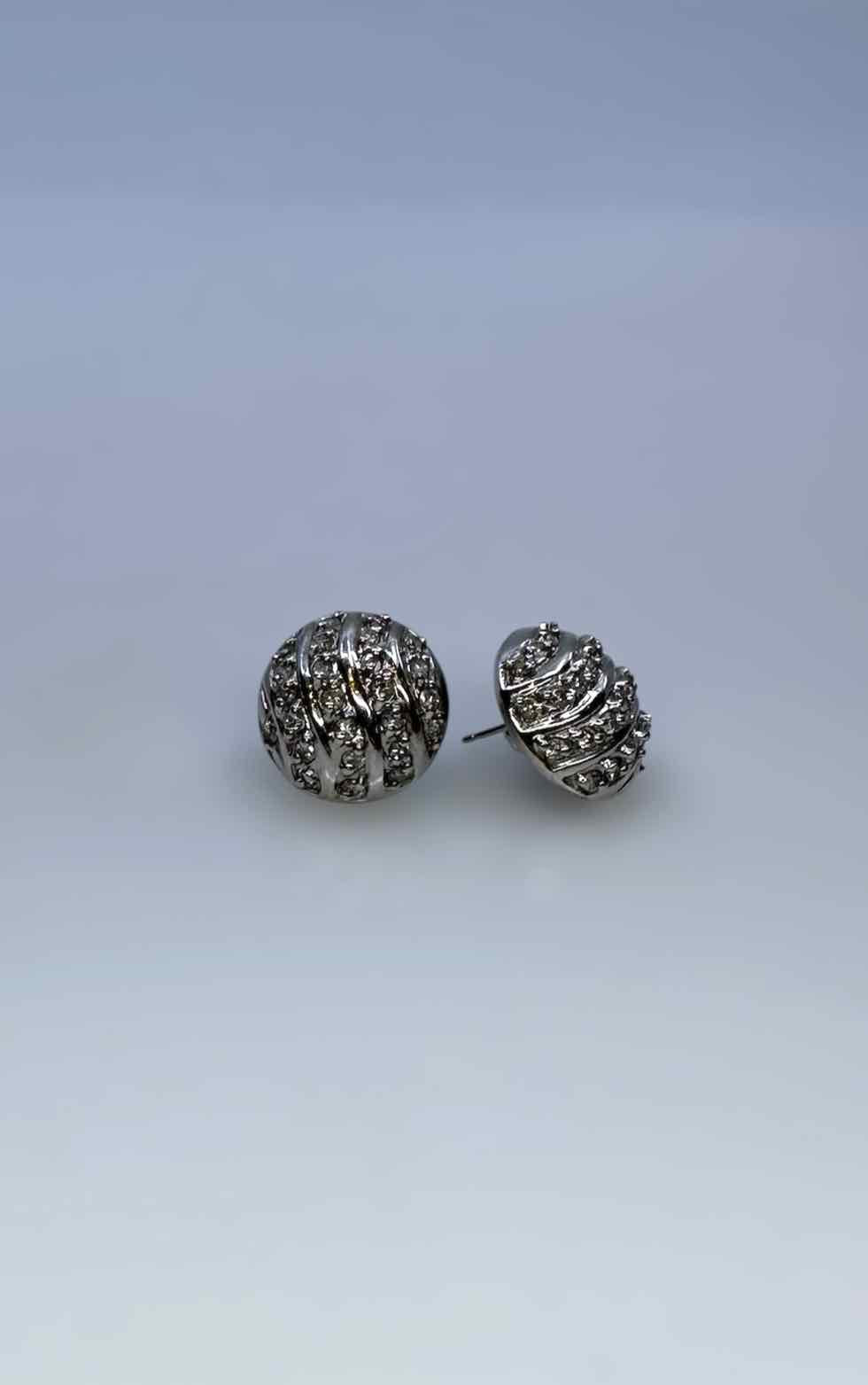 14K White Gold Diamond Pierced Earrings