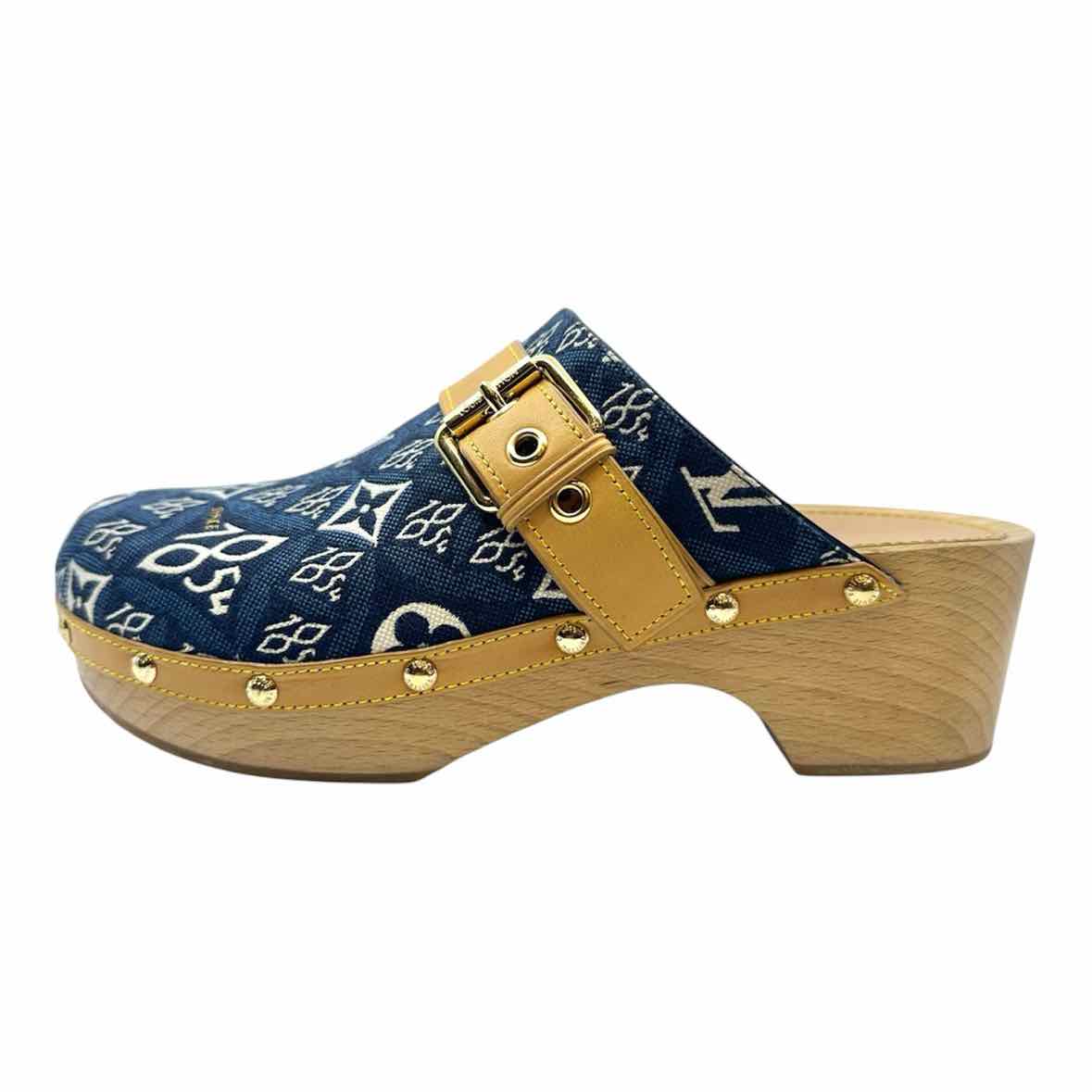 LOUIS VUITTON Size 8 Blue, white Canvas Monogram Clogs