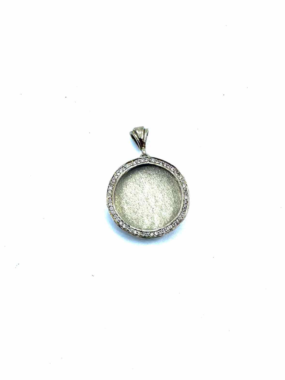 14K White Gold Pendant