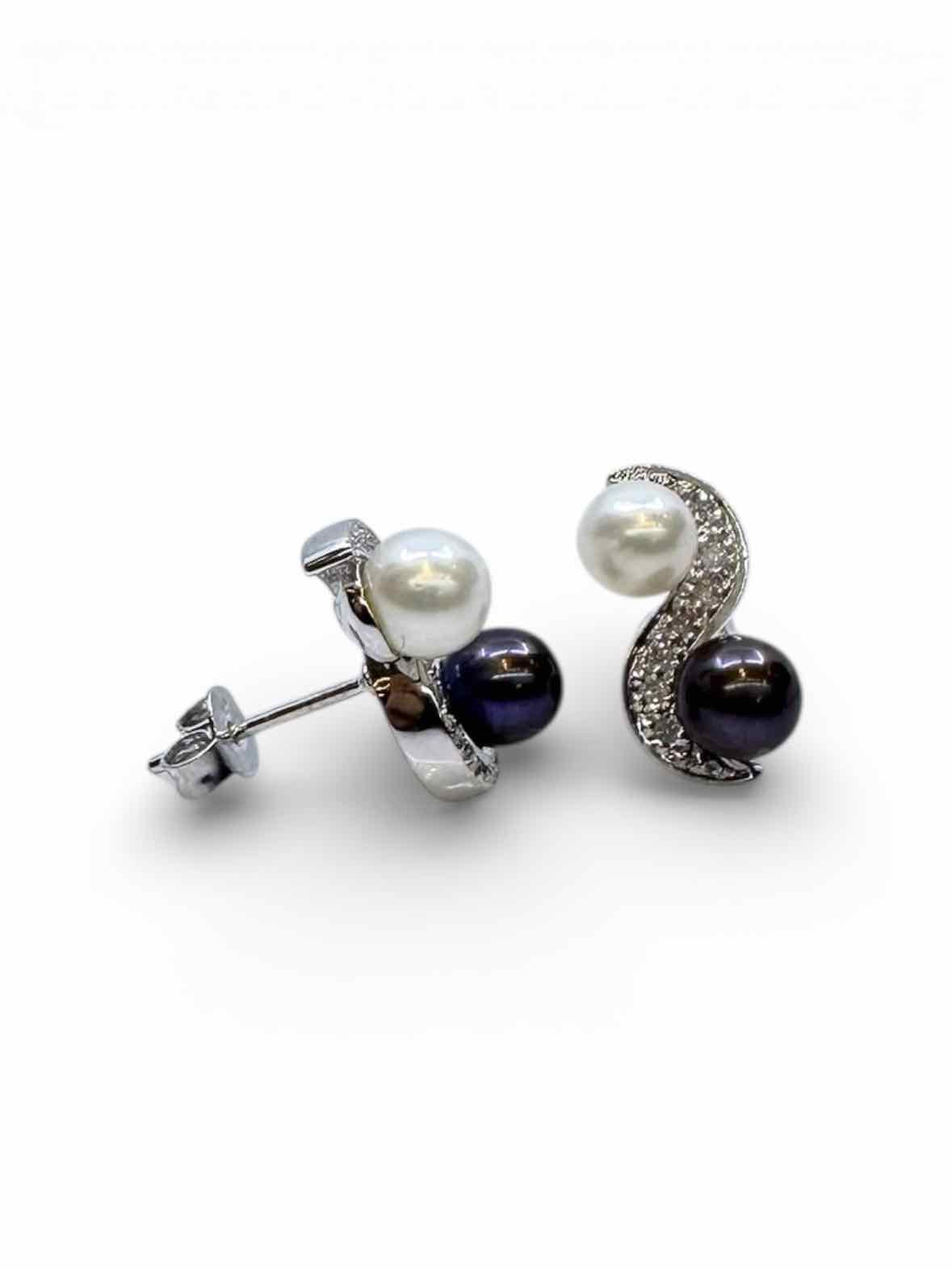 14K Diamond Pearl Pierced Earrings