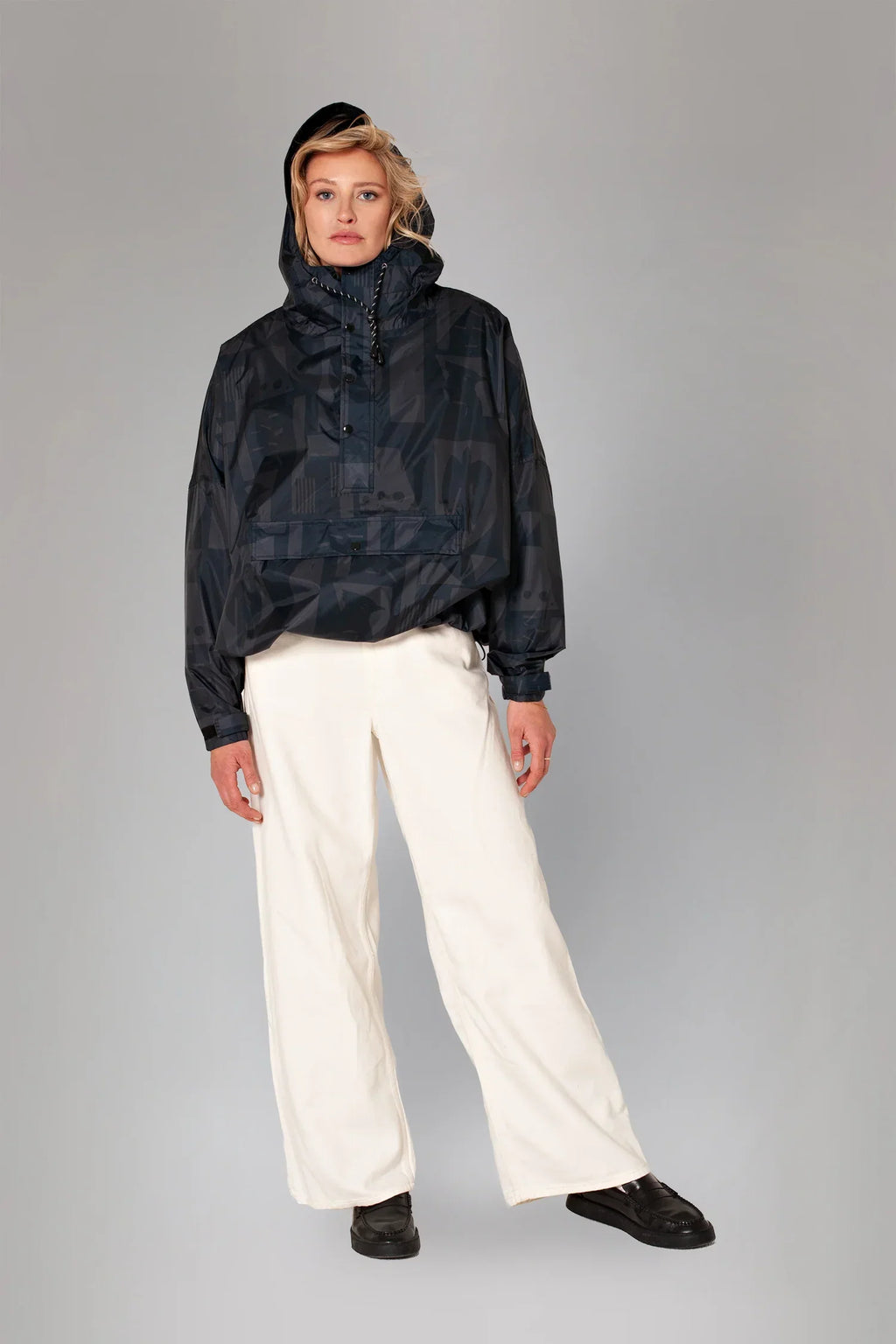 Rainkiss Anorak  in Back to Black